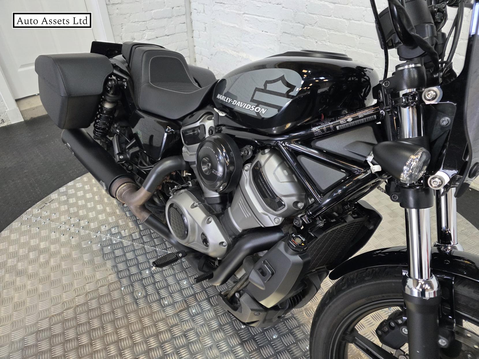 Harley-Davidson Sportster 975 RH975 Nightster Custom Cruiser Petrol Manual Euro 5 (89 ps)