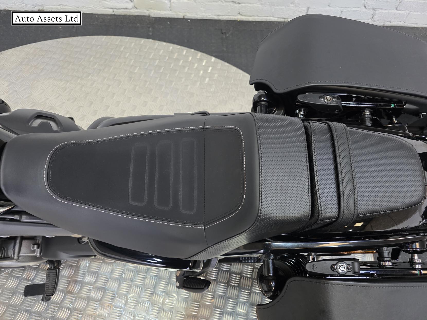 Harley-Davidson Sportster 975 RH975 Nightster Custom Cruiser Petrol Manual Euro 5 (89 ps)