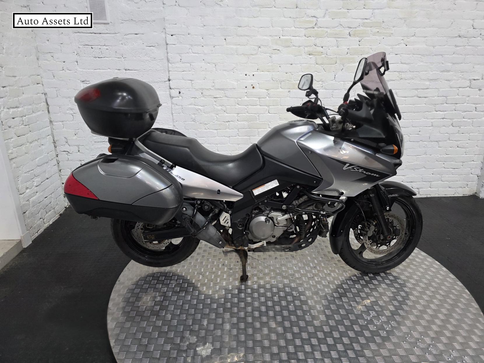 Suzuki V-Strom 650 650 GT Adventure Petrol Manual (66 ps)
