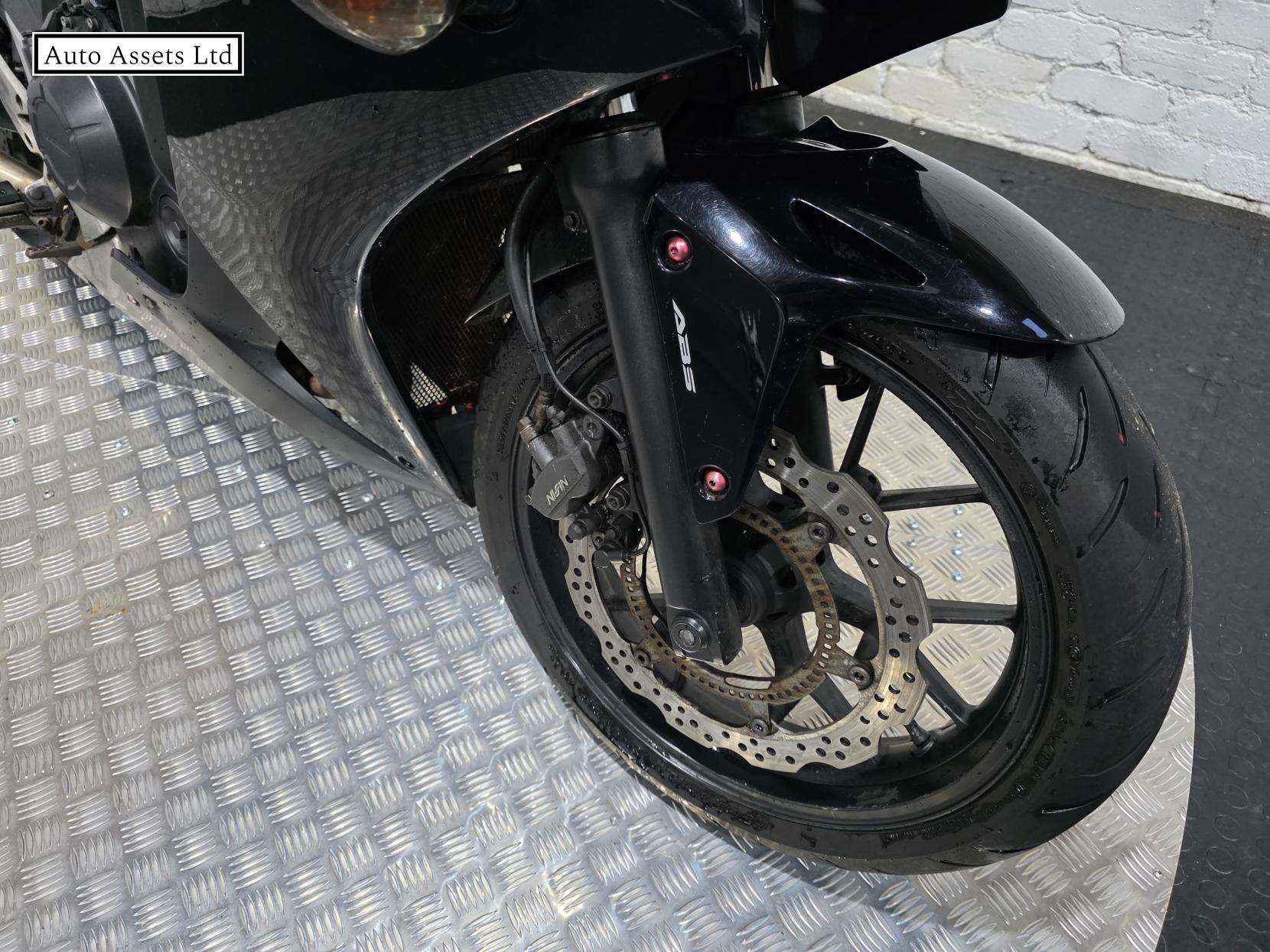 Honda CBR500R 500 Super Sports Petrol Manual (48 ps)