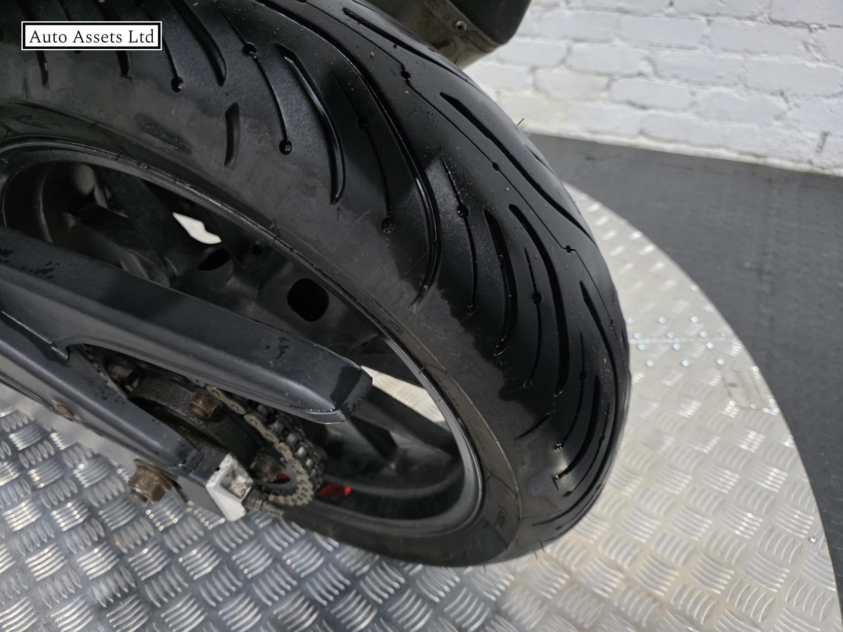 Honda CBR500R 500 Super Sports Petrol Manual (48 ps)