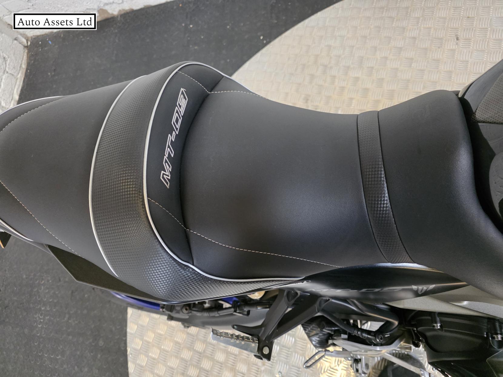 Yamaha MT-09 900 Naked Petrol Manual (115 ps)