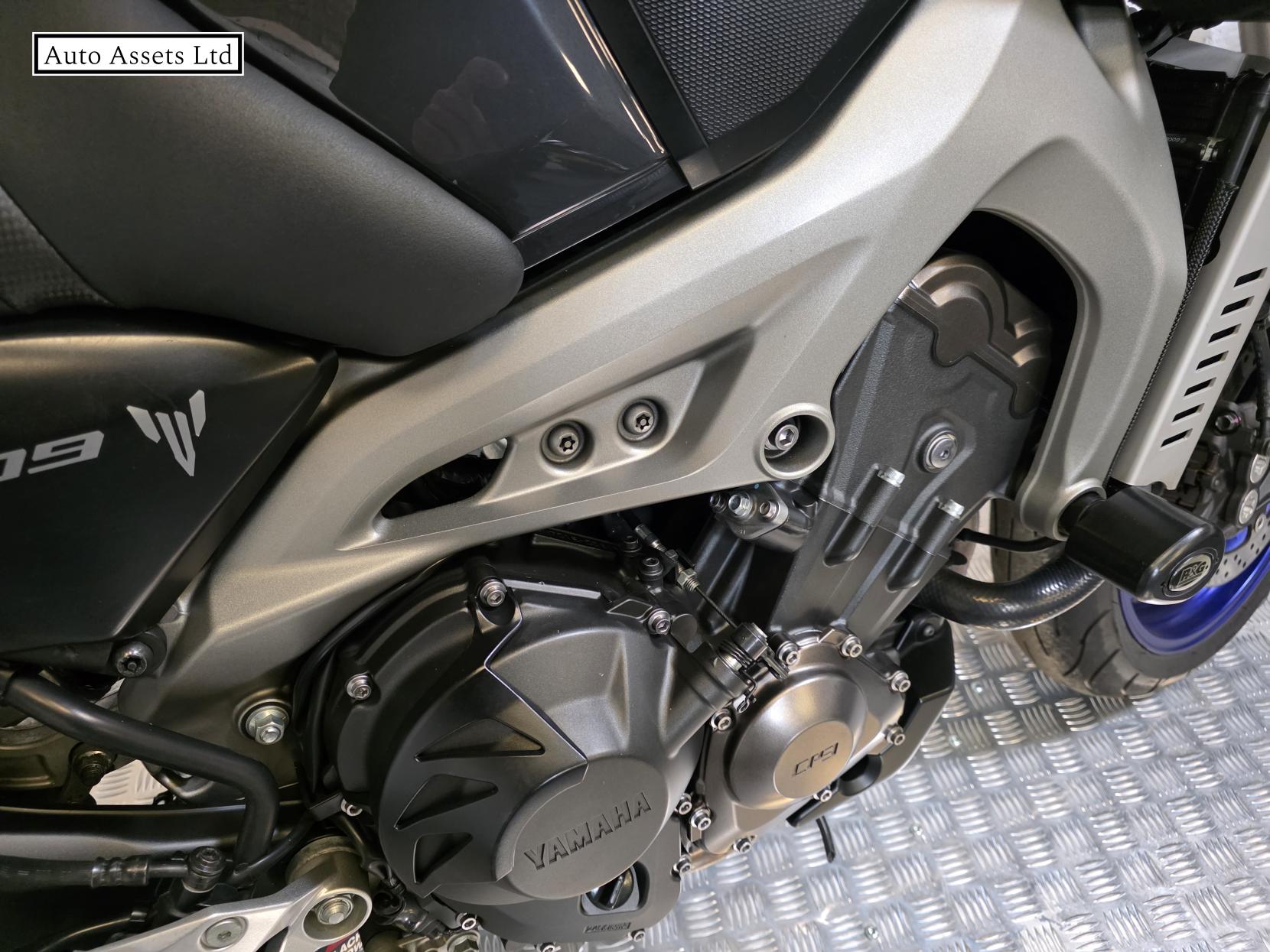 Yamaha MT-09 900 Naked Petrol Manual (115 ps)
