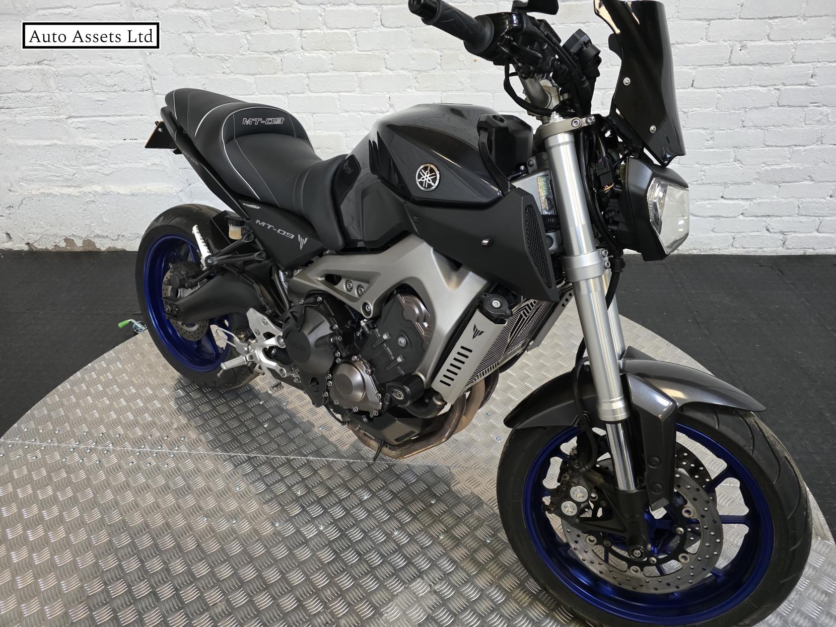 Yamaha MT-09 900 Naked Petrol Manual (115 ps)