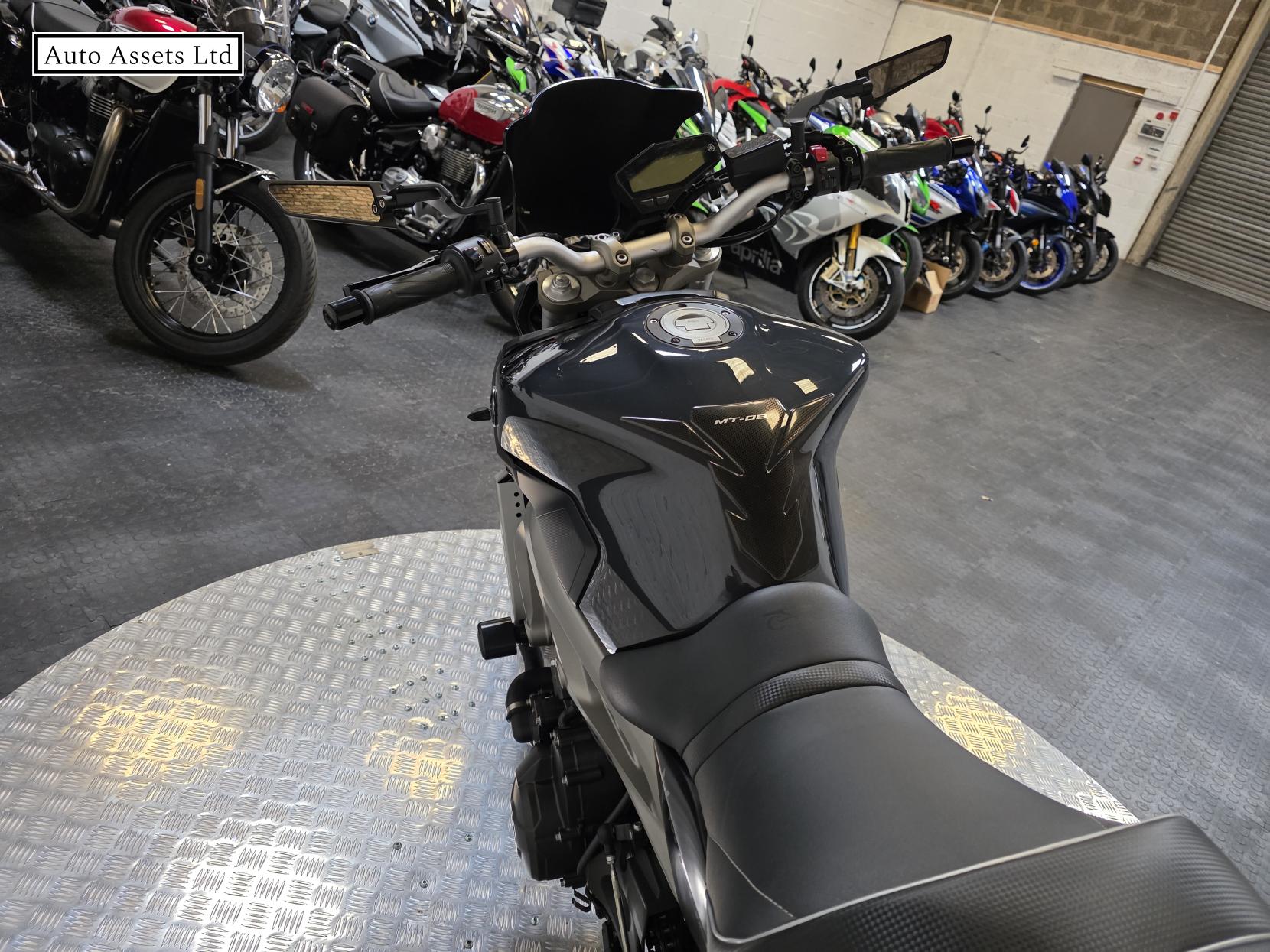 Yamaha MT-09 900 Naked Petrol Manual (115 ps)