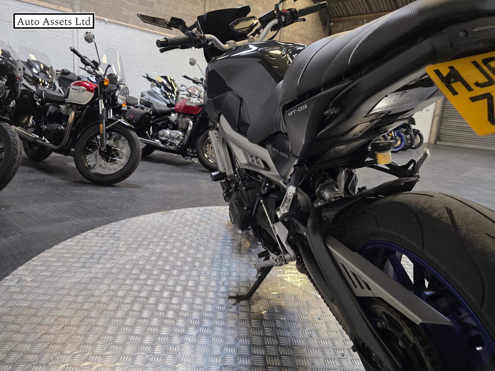 Yamaha MT-09 900 Naked Petrol Manual (115 ps)