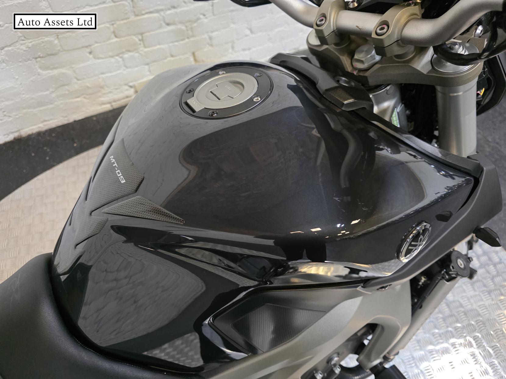 Yamaha MT-09 900 Naked Petrol Manual (115 ps)