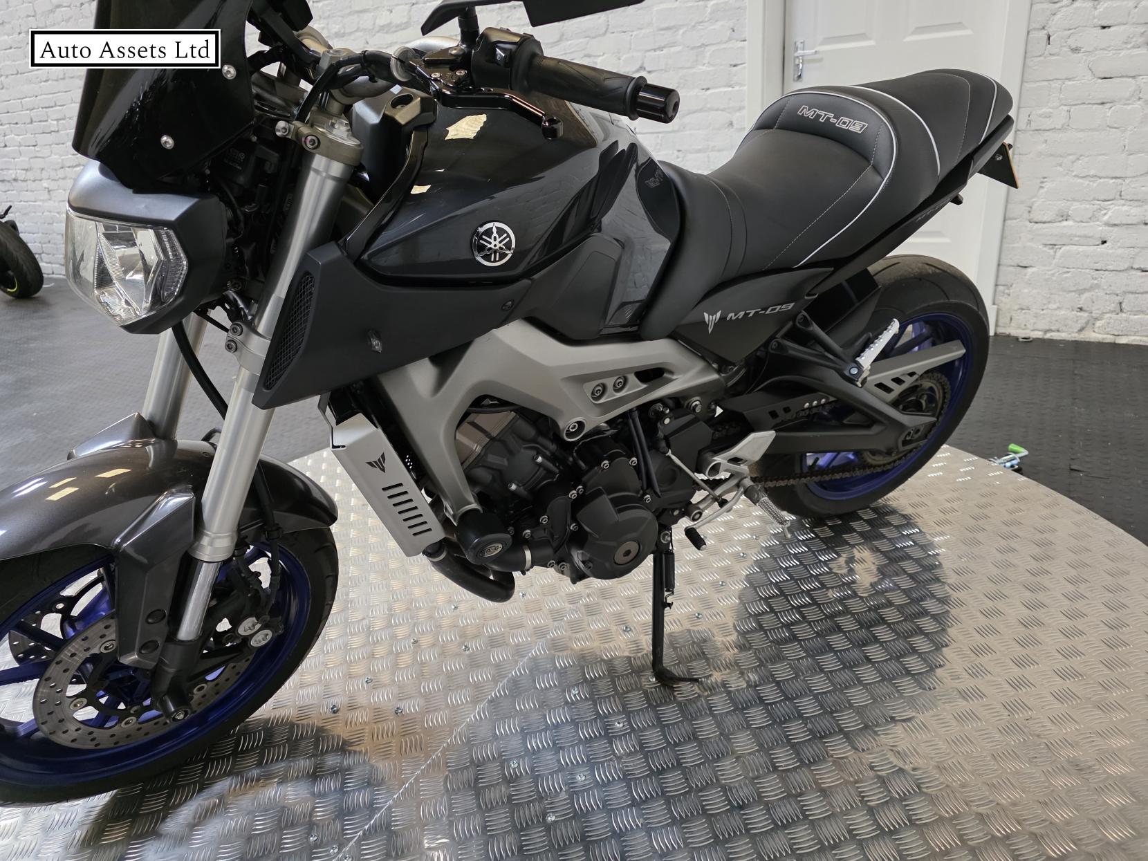 Yamaha MT-09 900 Naked Petrol Manual (115 ps)