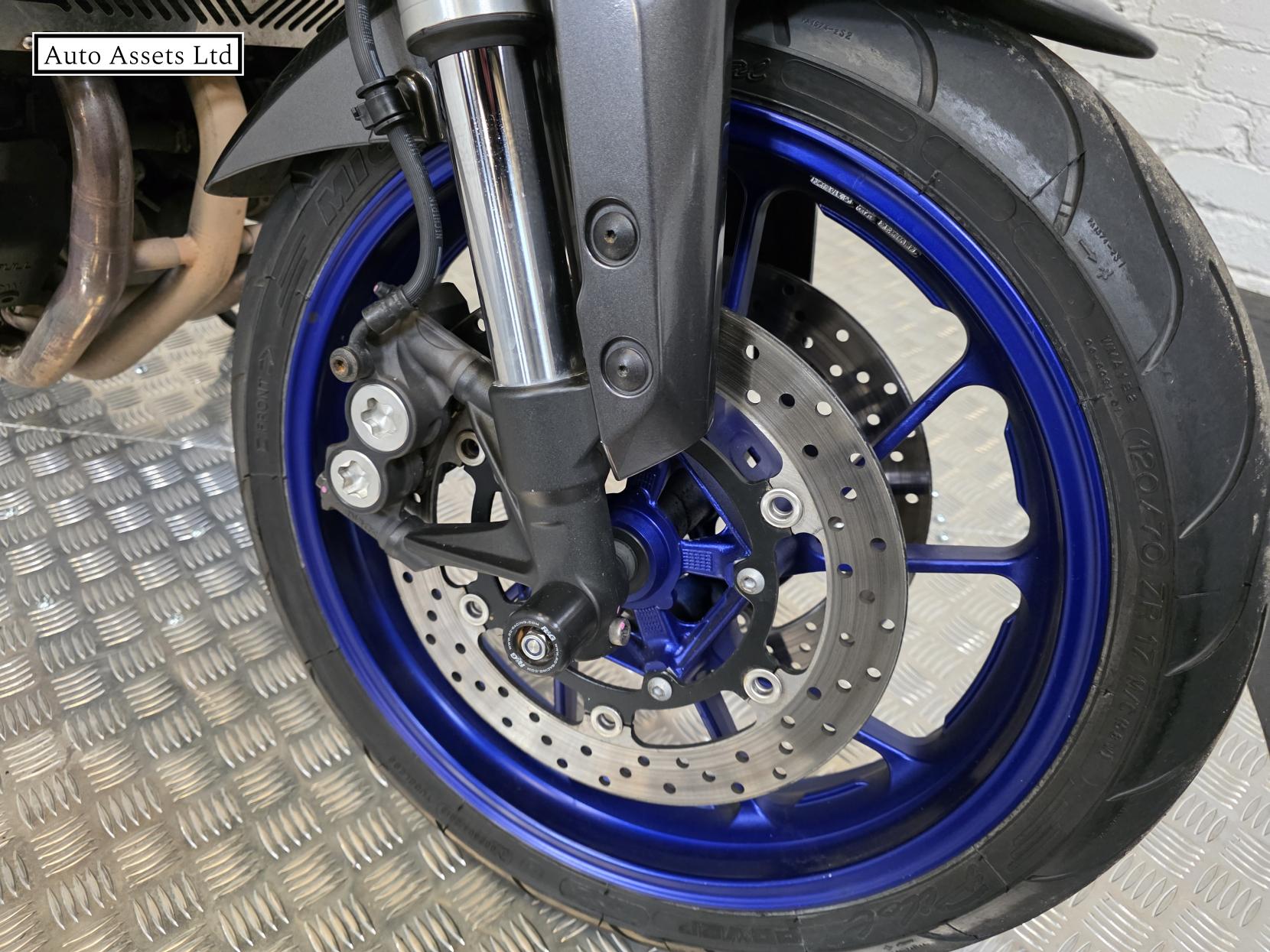 Yamaha MT-09 900 Naked Petrol Manual (115 ps)