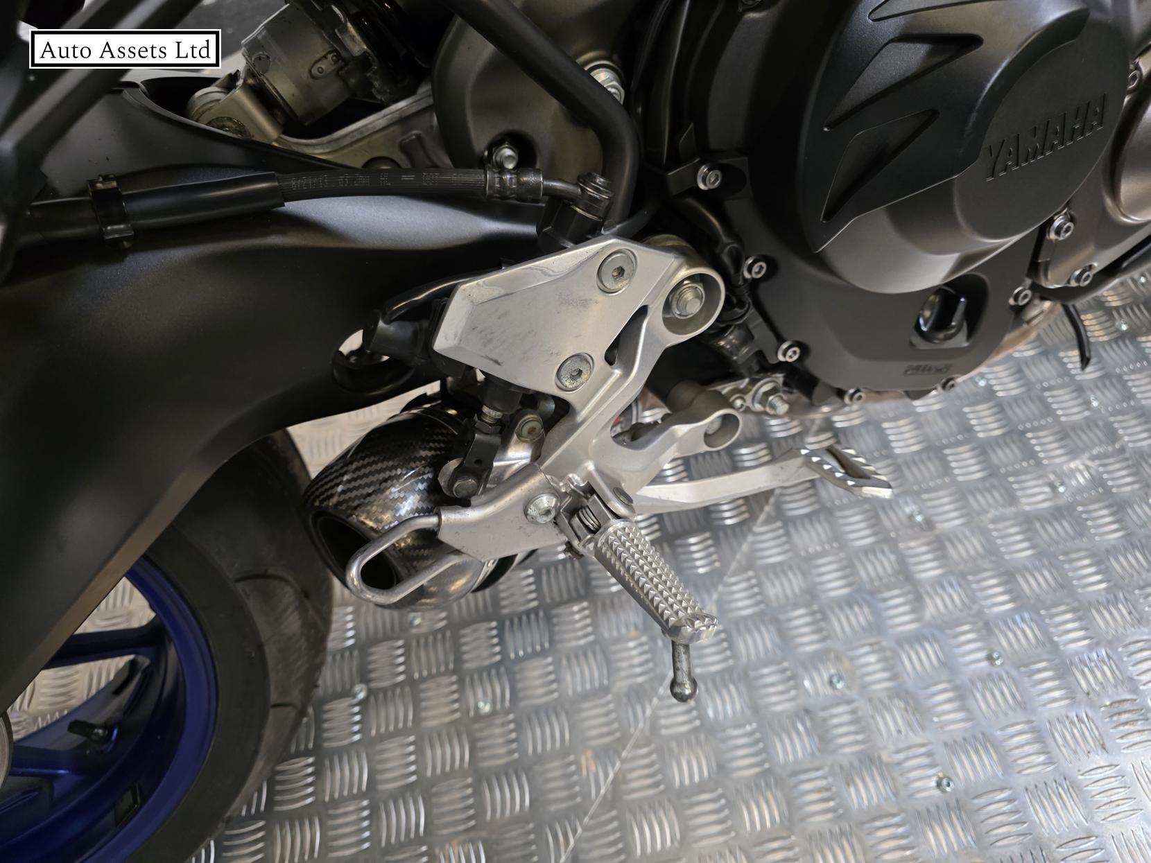 Yamaha MT-09 900 Naked Petrol Manual (115 ps)