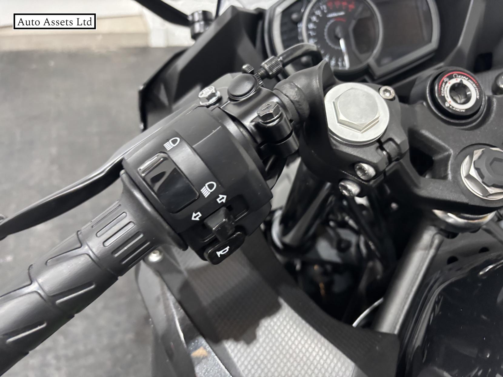 Kawasaki Ninja 400 400 Super Sports Petrol Manual Euro 5 (45 ps)