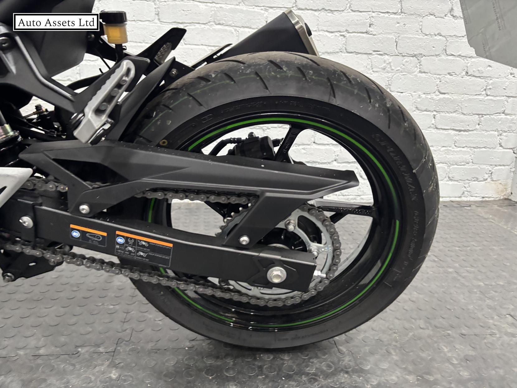 Kawasaki Ninja 400 400 Super Sports Petrol Manual Euro 5 (45 ps)
