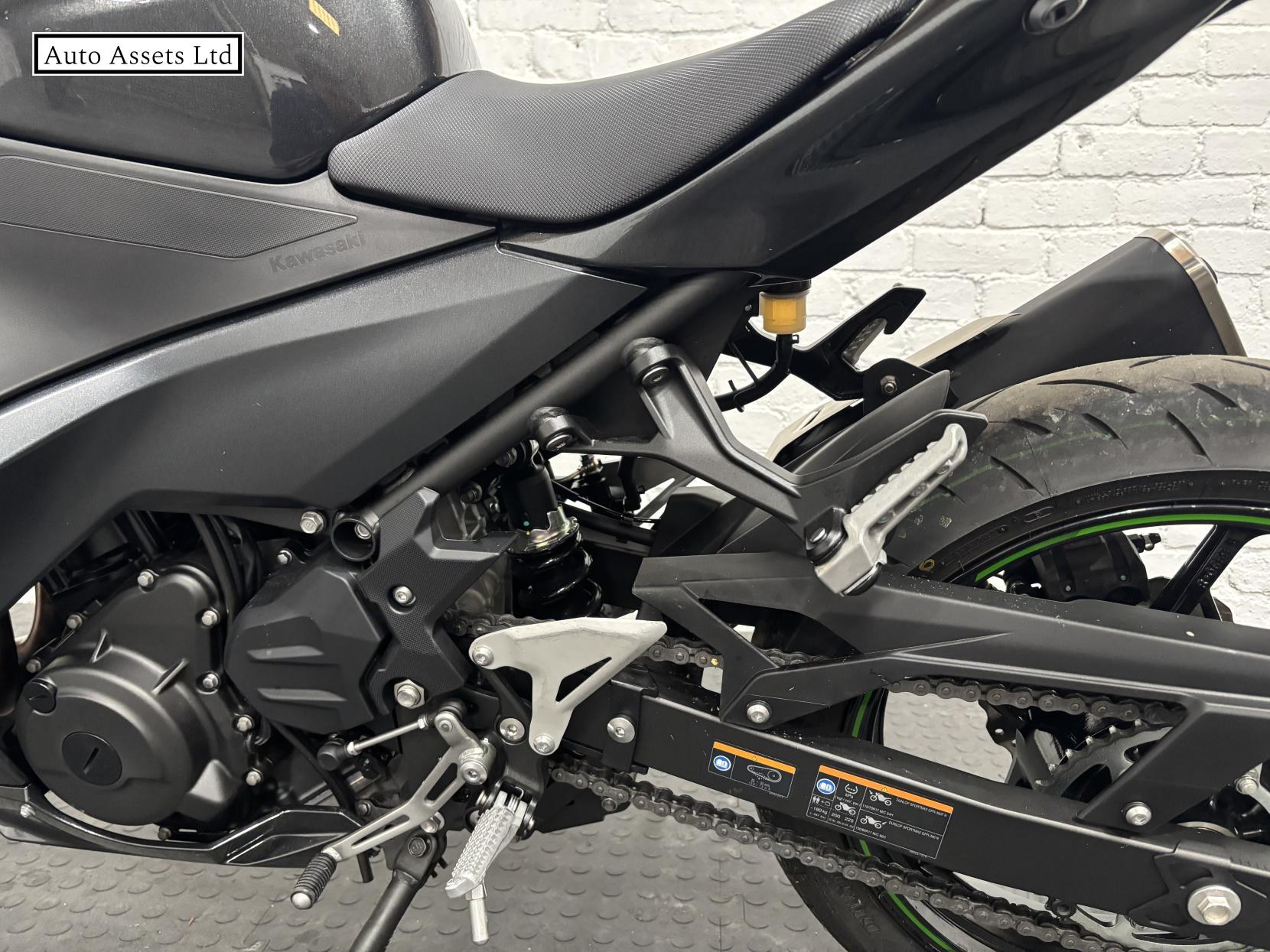 Kawasaki Ninja 400 400 Super Sports Petrol Manual Euro 5 (45 ps)