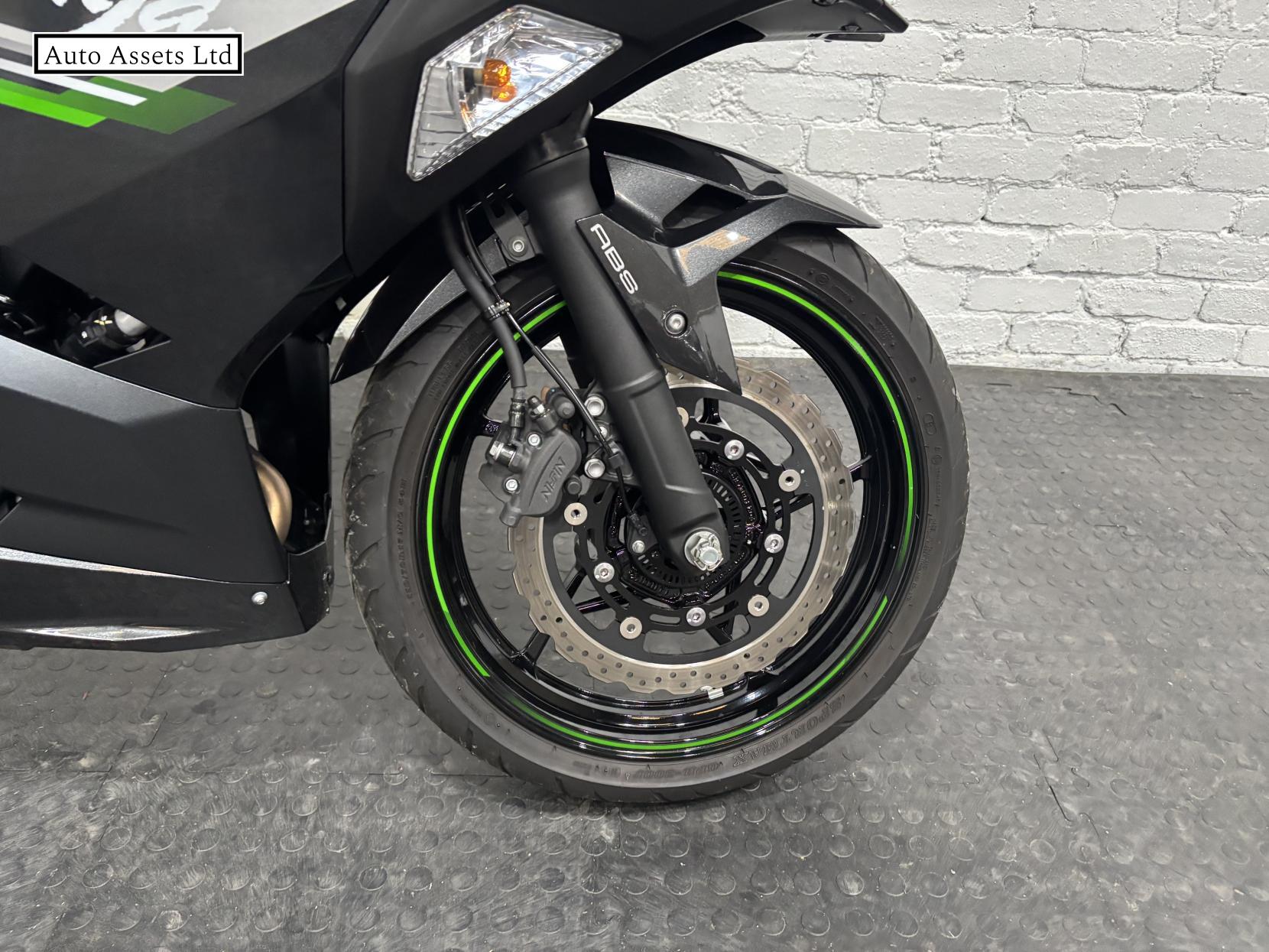 Kawasaki Ninja 400 400 Super Sports Petrol Manual Euro 5 (45 ps)
