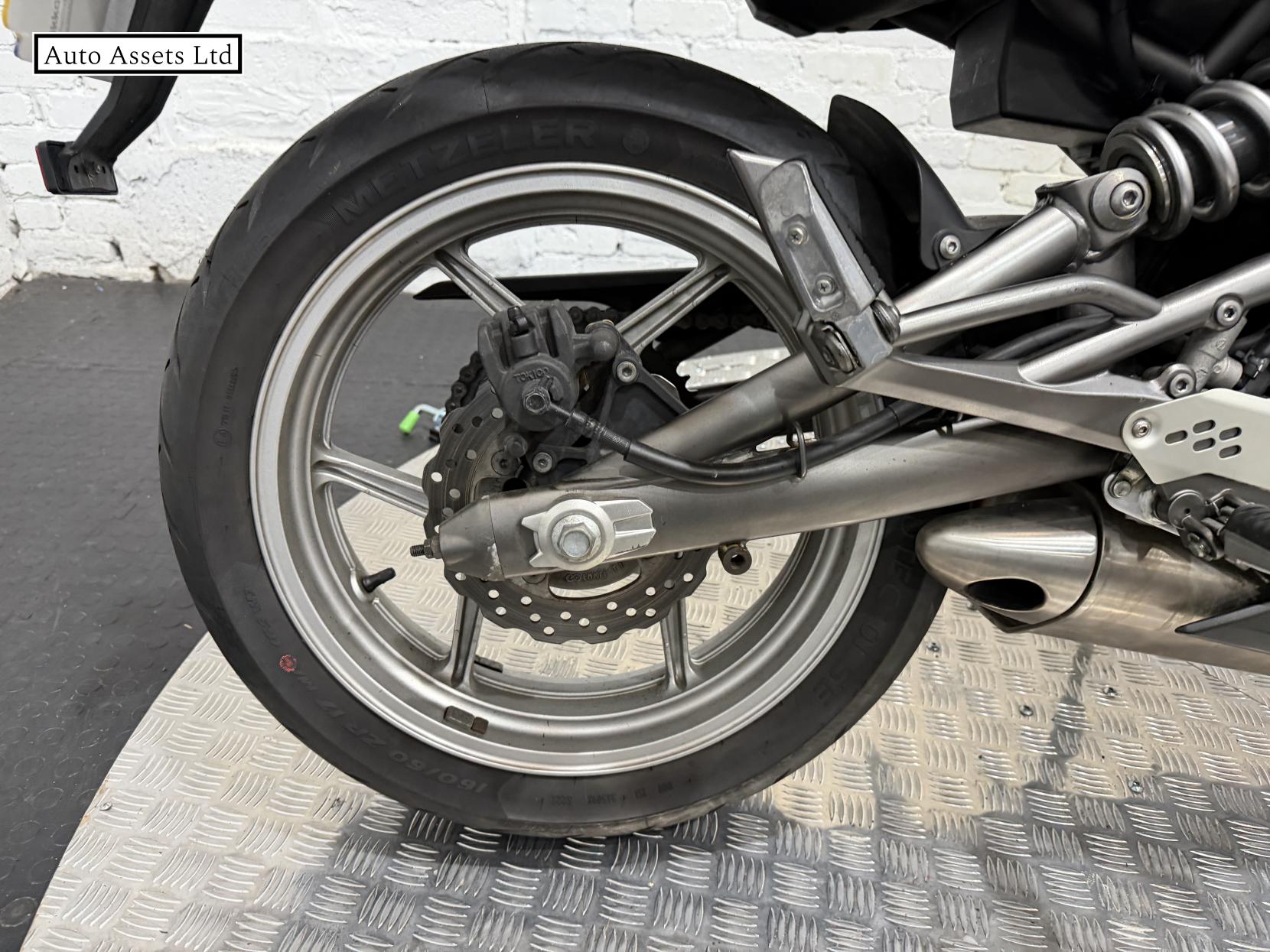 Kawasaki ER-6F 650 ABS Super Sports Petrol Manual (72 ps)