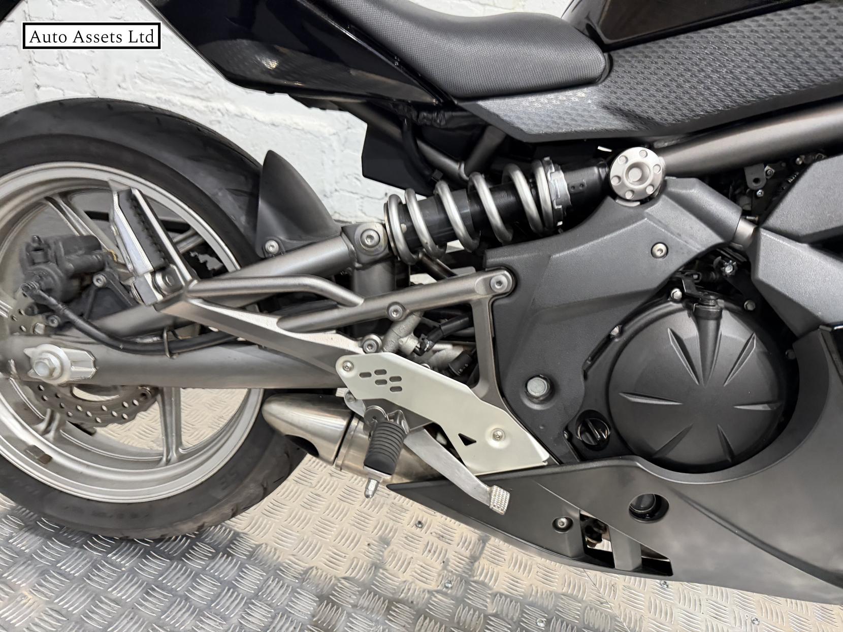 Kawasaki ER-6F 650 ABS Super Sports Petrol Manual (72 ps)