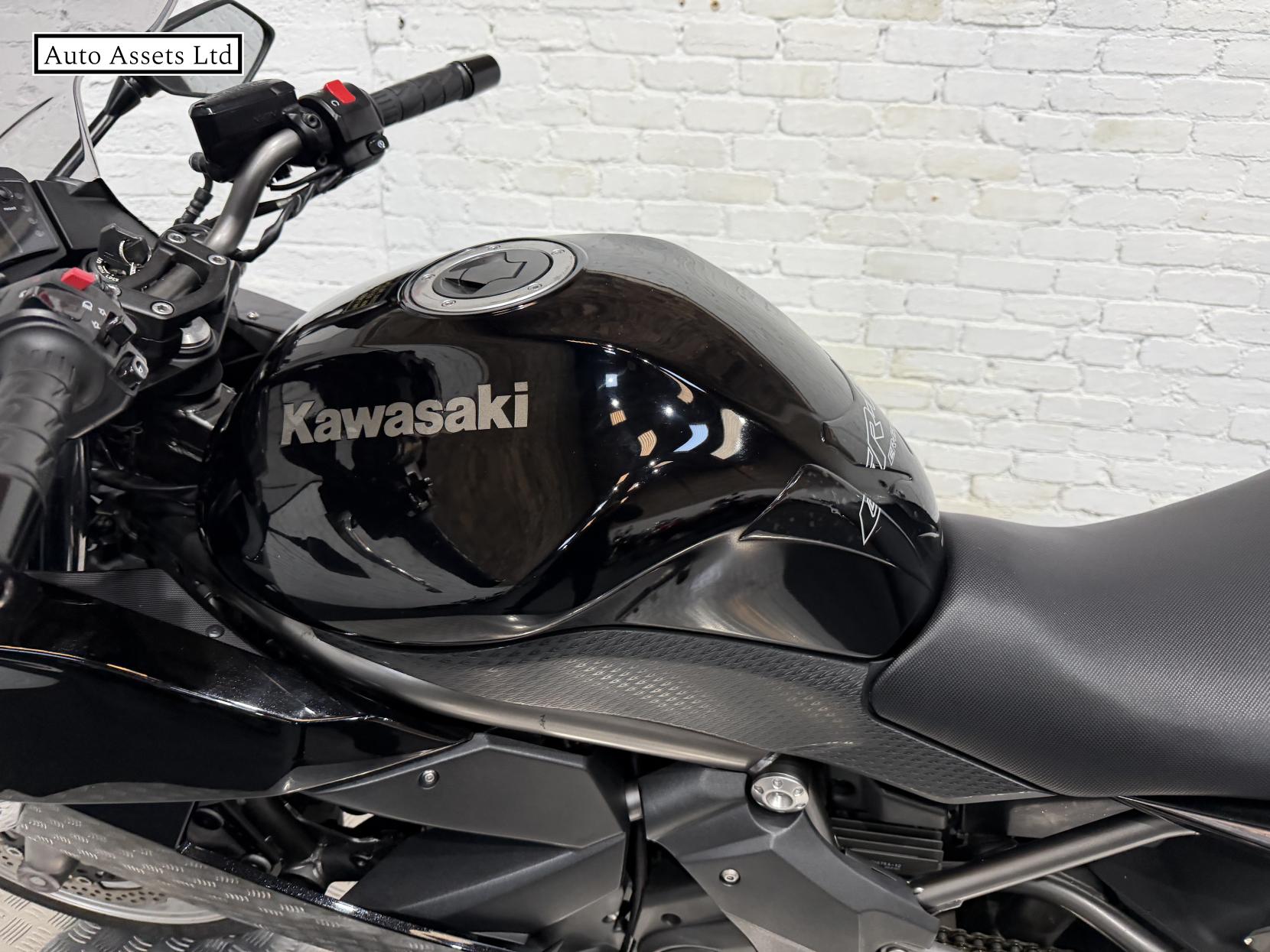 Kawasaki ER-6F 650 ABS Super Sports Petrol Manual (72 ps)