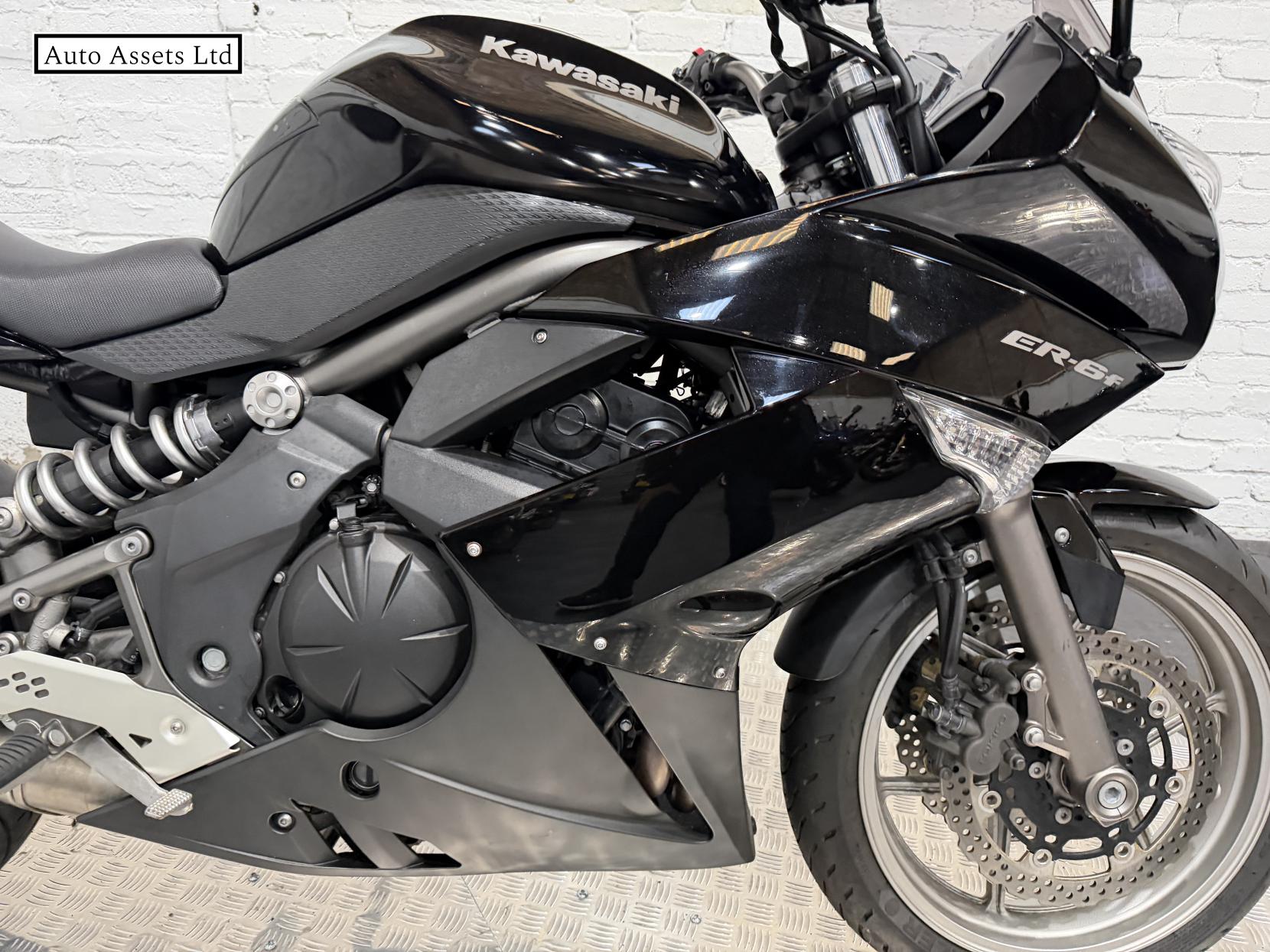 Kawasaki ER-6F 650 ABS Super Sports Petrol Manual (72 ps)