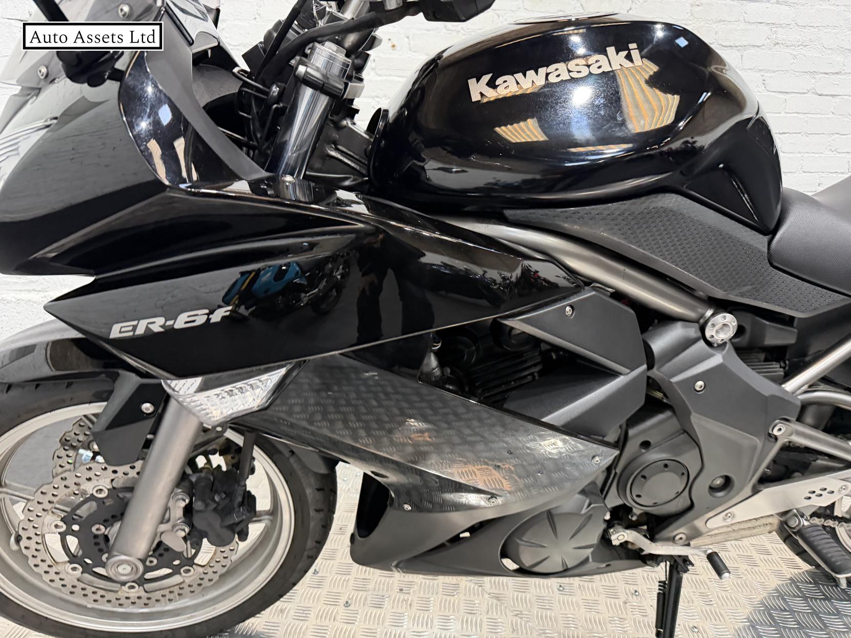 Kawasaki ER-6F 650 ABS Super Sports Petrol Manual (72 ps)