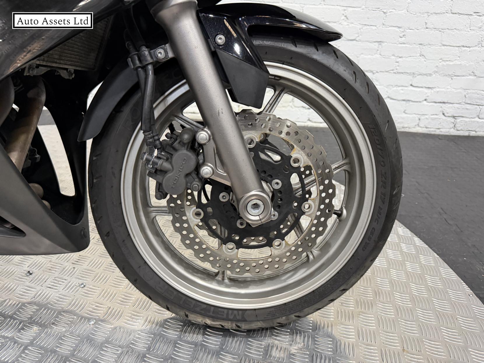 Kawasaki ER-6F 650 ABS Super Sports Petrol Manual (72 ps)