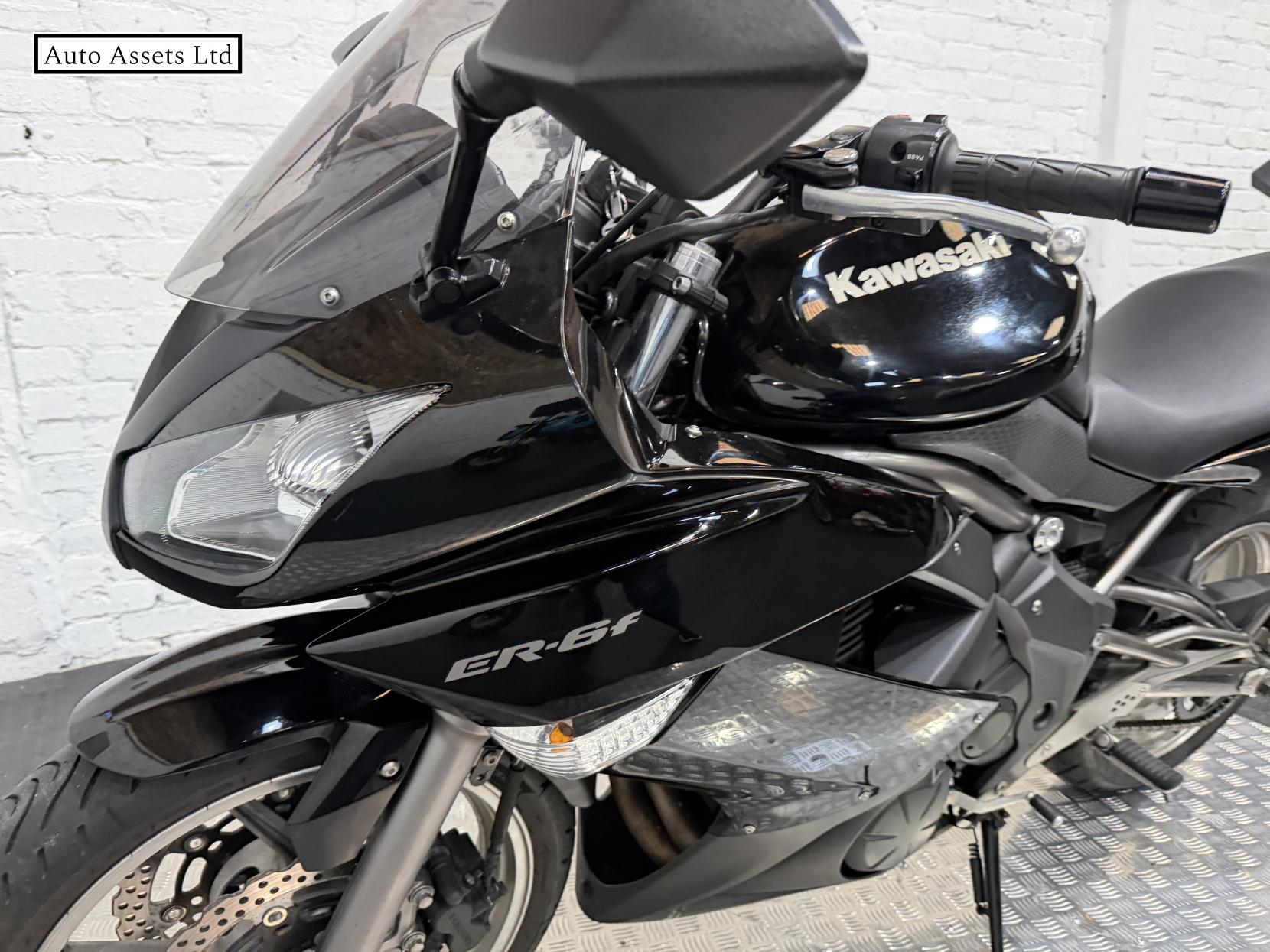 Kawasaki ER-6F 650 ABS Super Sports Petrol Manual (72 ps)