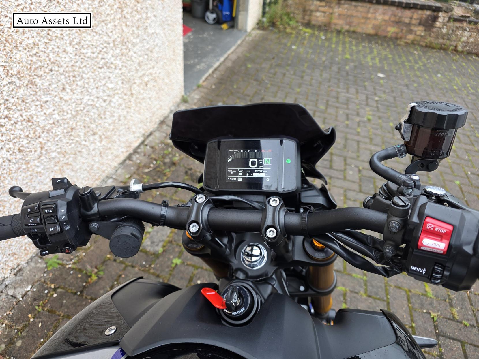 Yamaha MT-09 900 SP Hyper-naked Petrol Manual Euro 5 (119 ps)