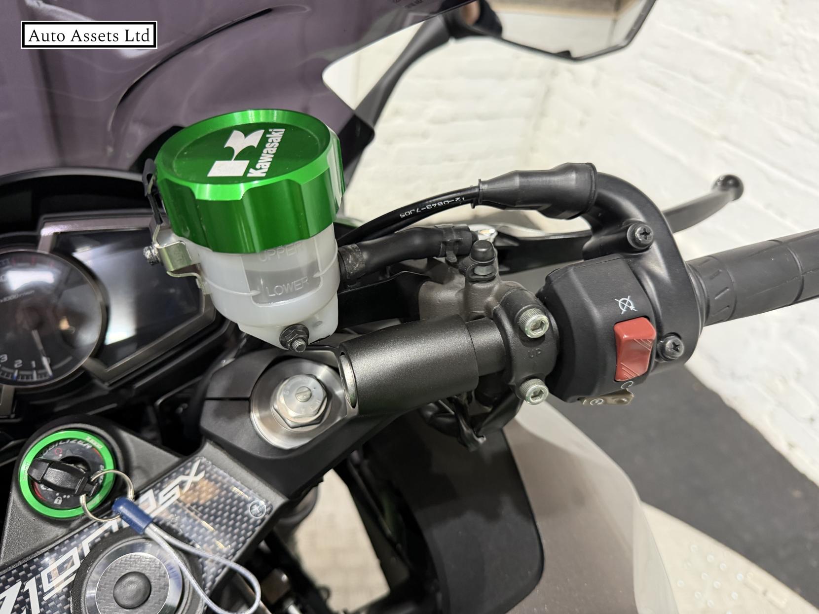 Kawasaki Z1000 SX 1000 Sports Tourer Petrol Manual Euro 4 (142 ps)