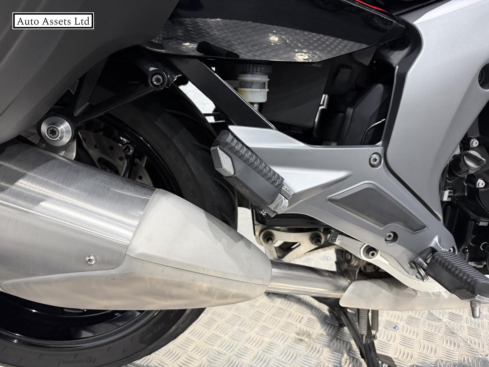BMW K 1600 GT 1600 Sport Tourer Petrol Manual Euro 4 (160 ps)