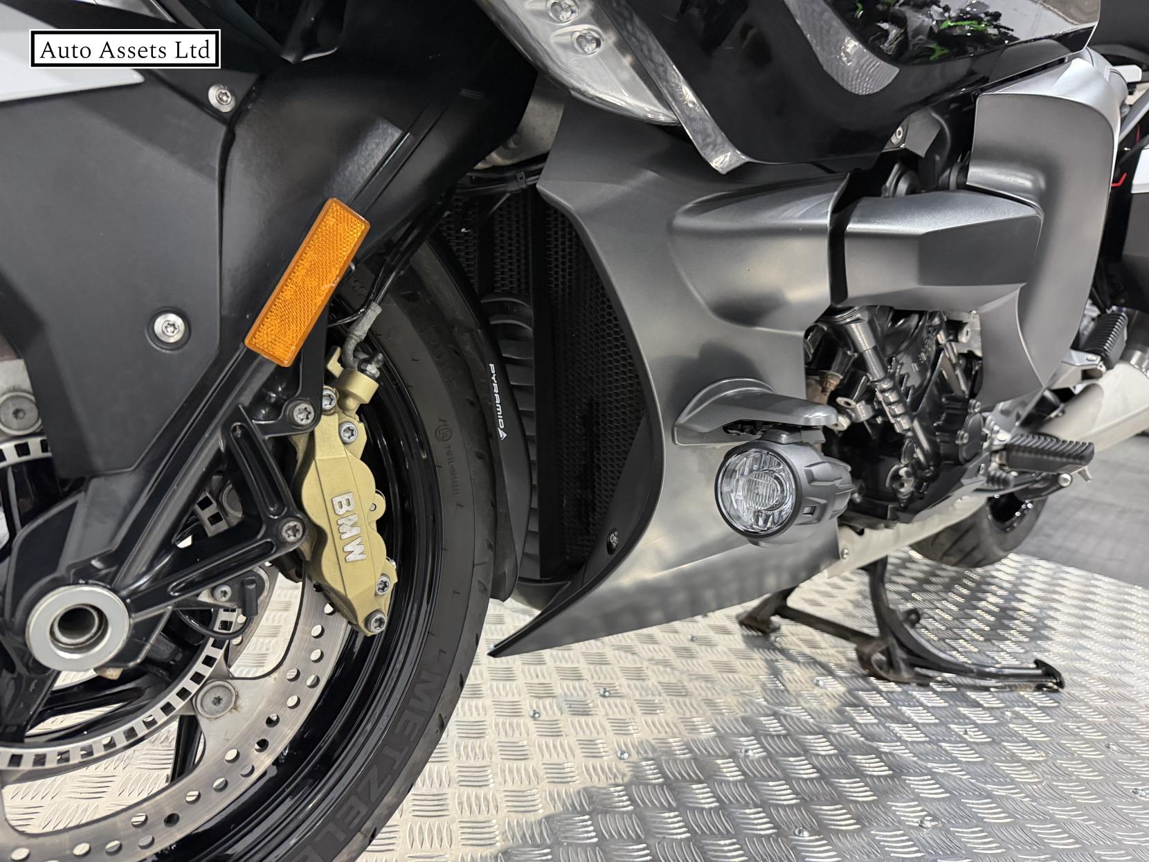 BMW K 1600 GT 1600 Sport Tourer Petrol Manual Euro 4 (160 ps)