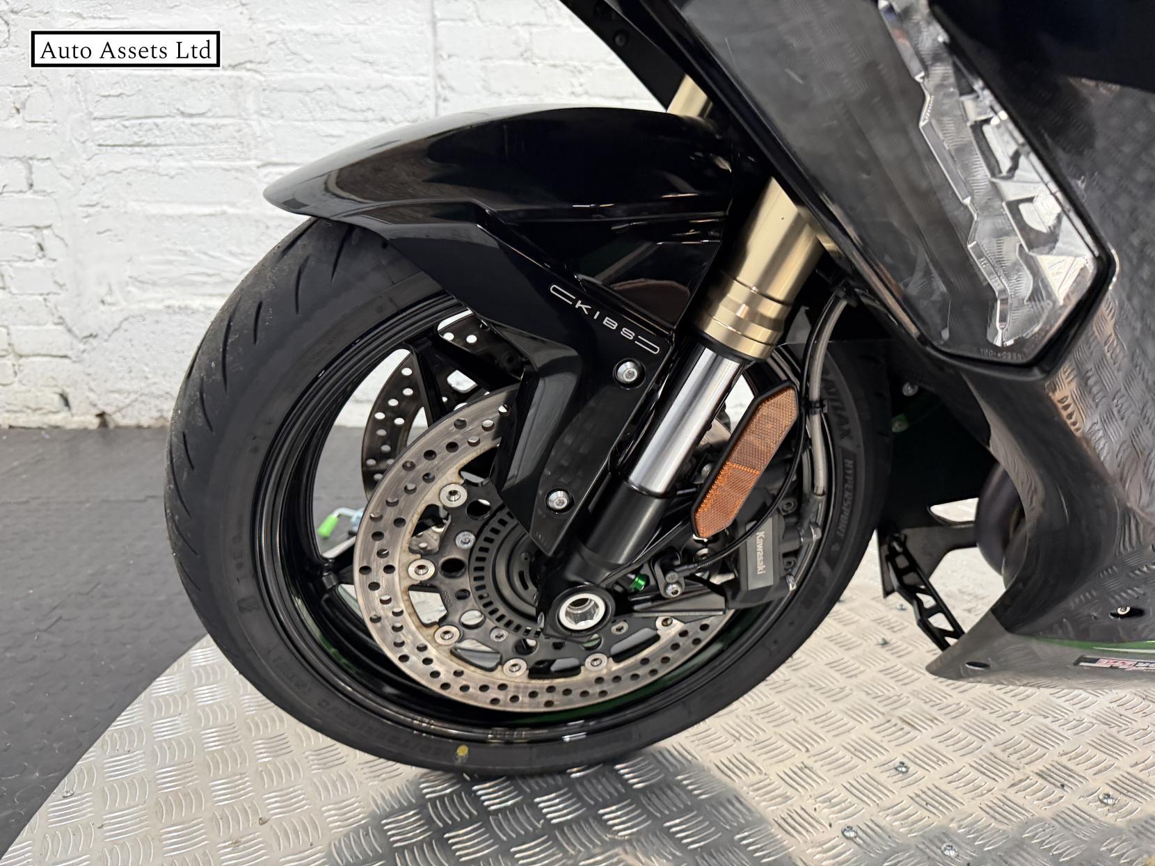 Kawasaki Ninja H2 SX 998 Sports Tourer Petrol Manual Euro 5 (200 ps)