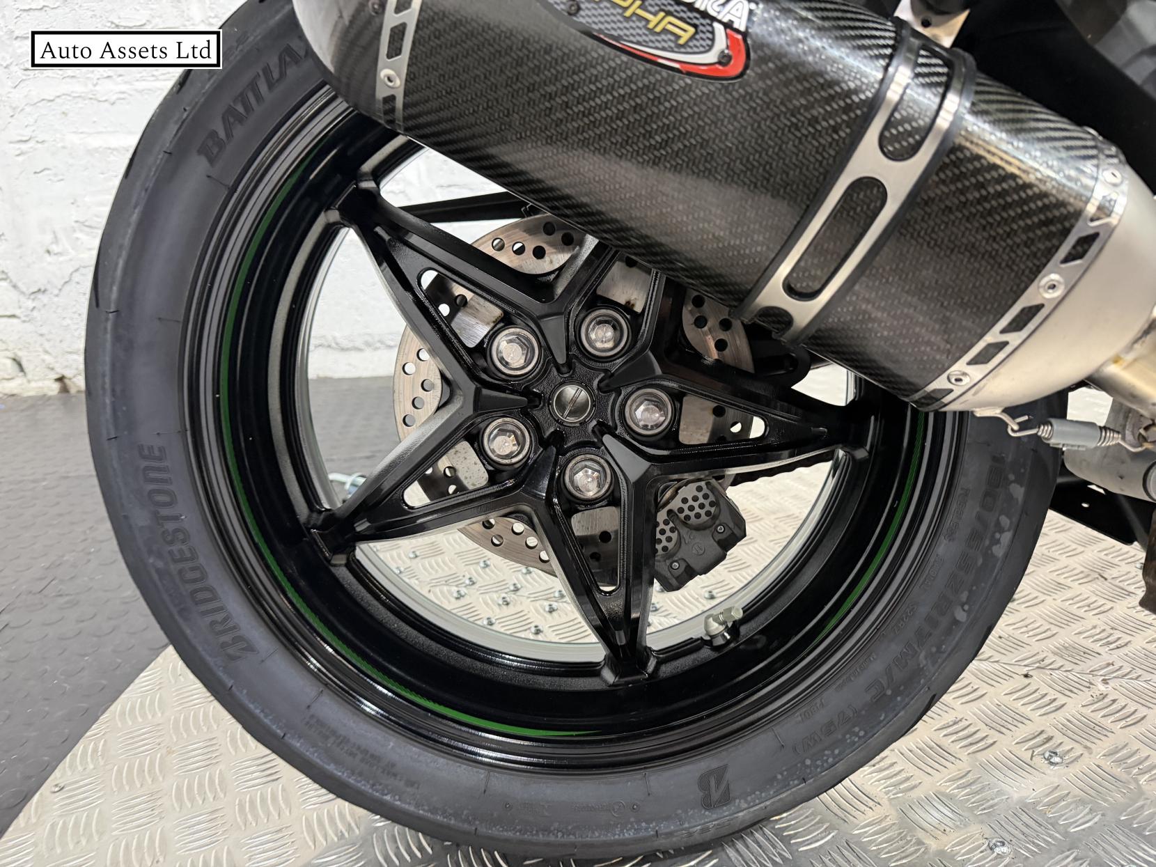 Kawasaki Ninja H2 SX 998 Sports Tourer Petrol Manual Euro 5 (200 ps)