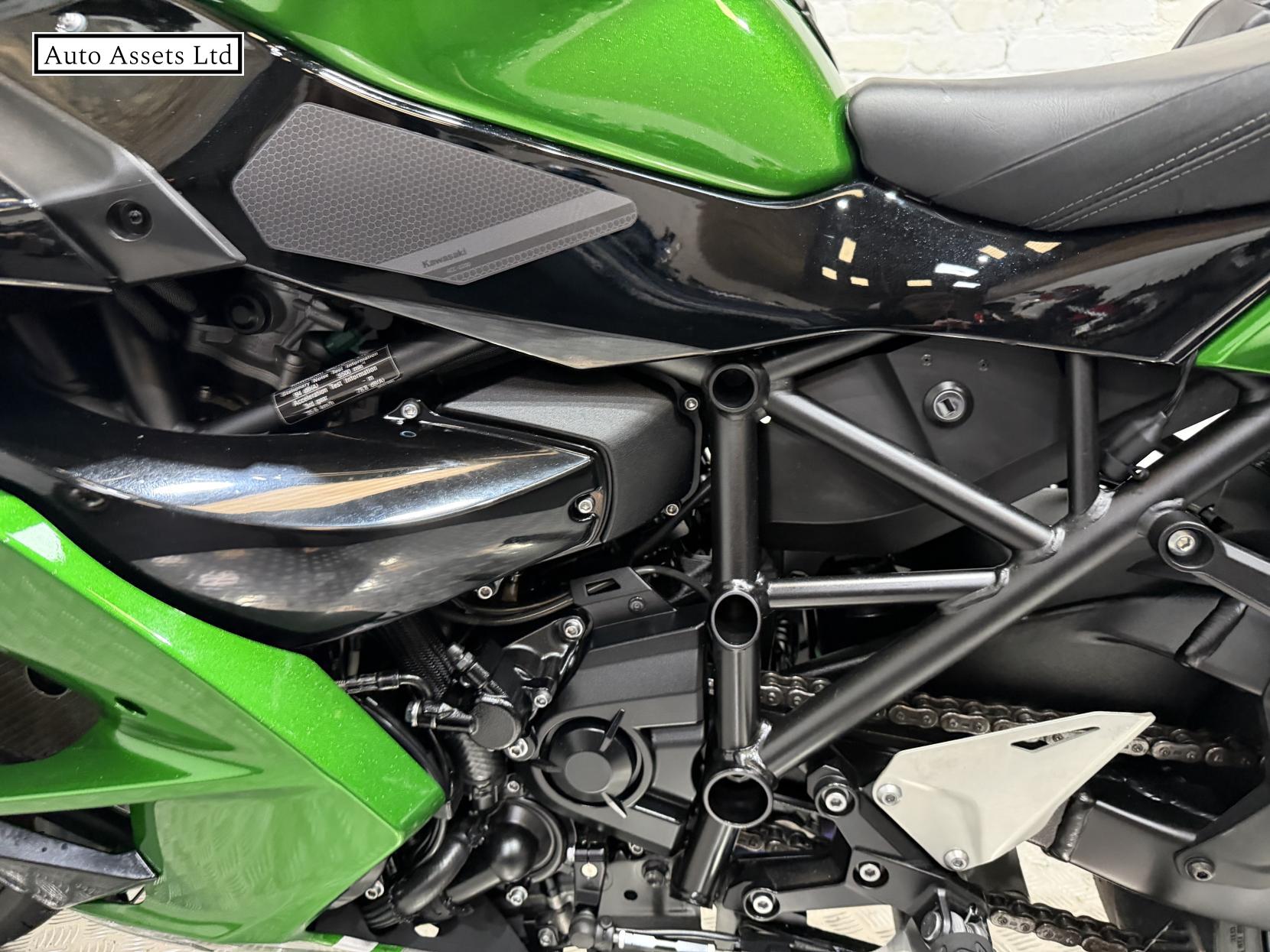 Kawasaki Ninja H2 SX 998 Sports Tourer Petrol Manual Euro 5 (200 ps)