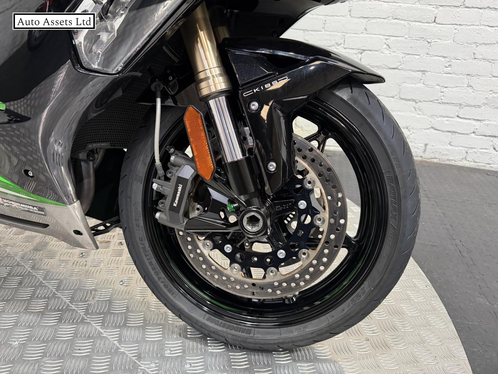 Kawasaki Ninja H2 SX 998 Sports Tourer Petrol Manual Euro 5 (200 ps)