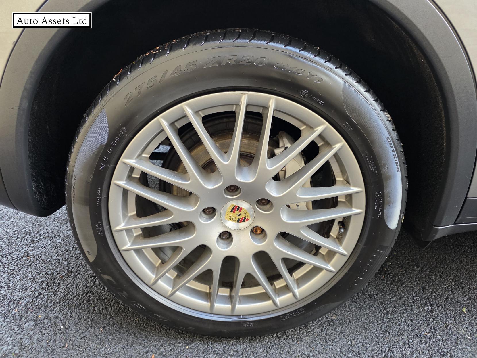 Porsche Cayenne 4.2 TD V8 S SUV 5dr Diesel TiptronicS 4WD Euro 5 (s/s) (382 ps)