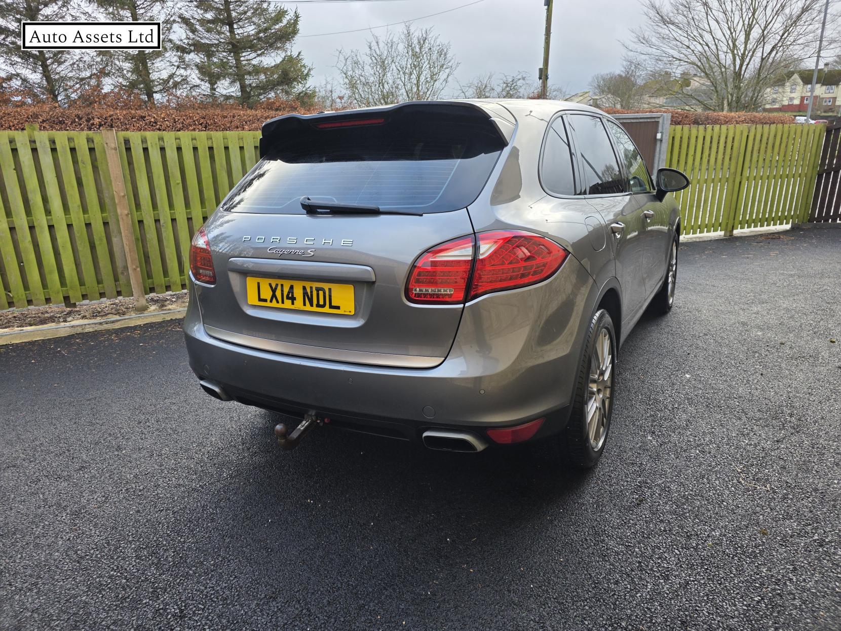 Porsche Cayenne 4.2 TD V8 S SUV 5dr Diesel TiptronicS 4WD Euro 5 (s/s) (382 ps)