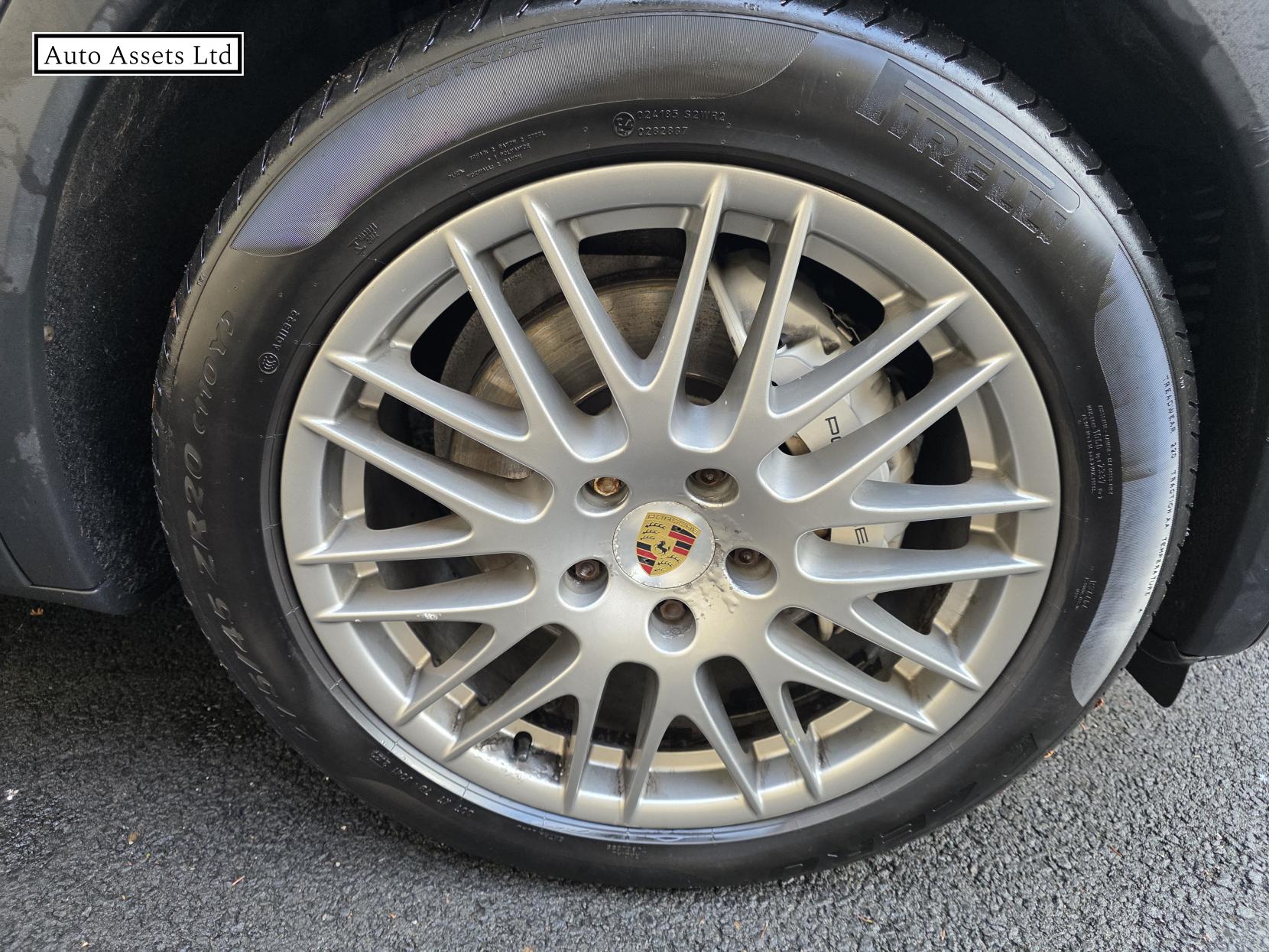 Porsche Cayenne 4.2 TD V8 S SUV 5dr Diesel TiptronicS 4WD Euro 5 (s/s) (382 ps)