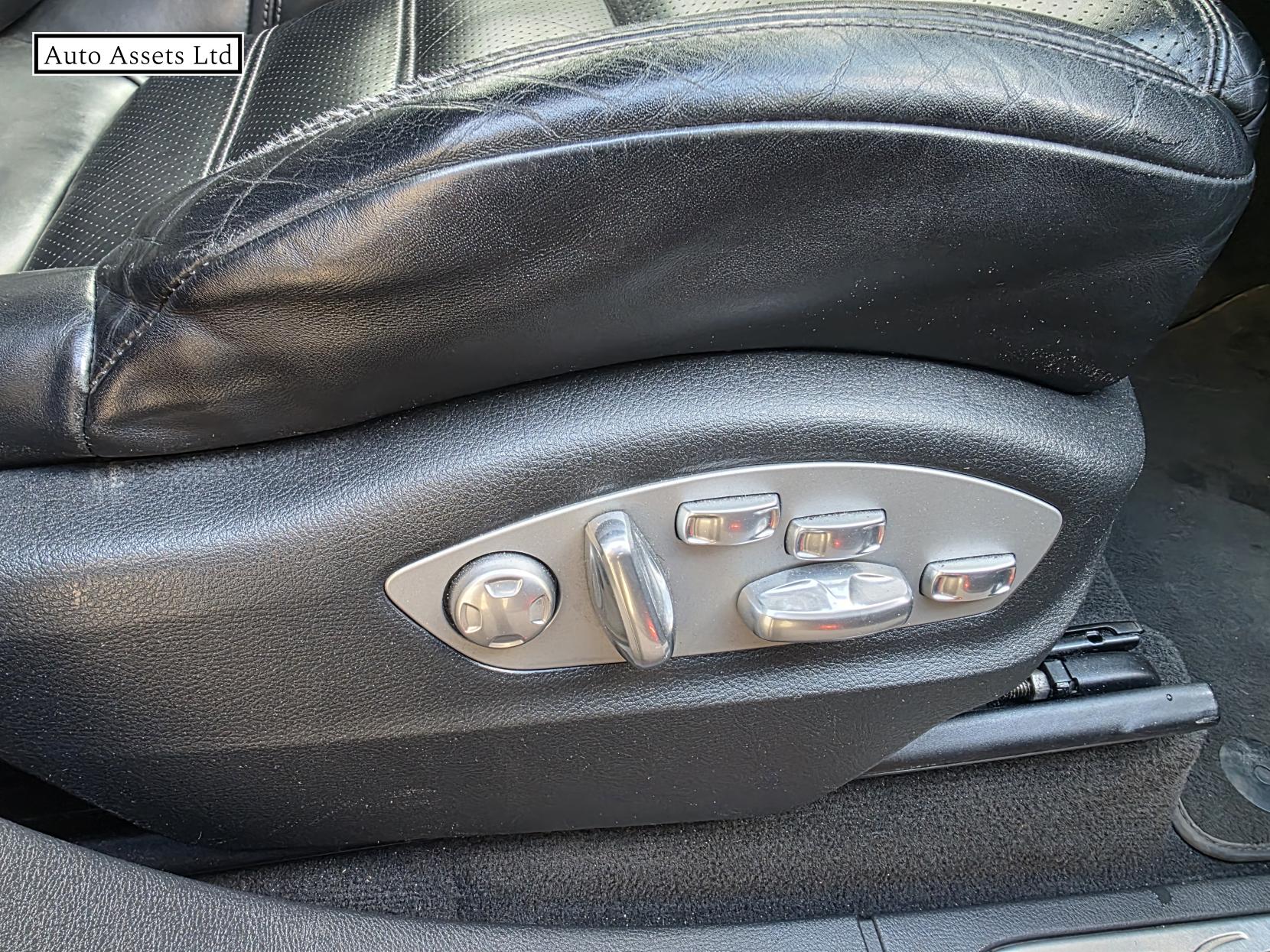 Porsche Cayenne 4.2 TD V8 S SUV 5dr Diesel TiptronicS 4WD Euro 5 (s/s) (382 ps)