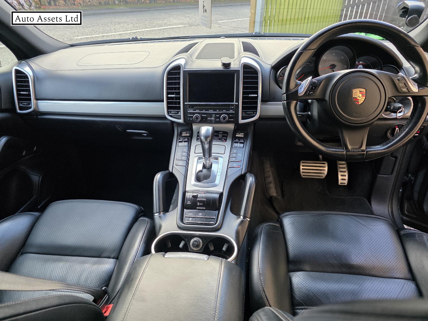 Porsche Cayenne 4.2 TD V8 S SUV 5dr Diesel TiptronicS 4WD Euro 5 (s/s) (382 ps)