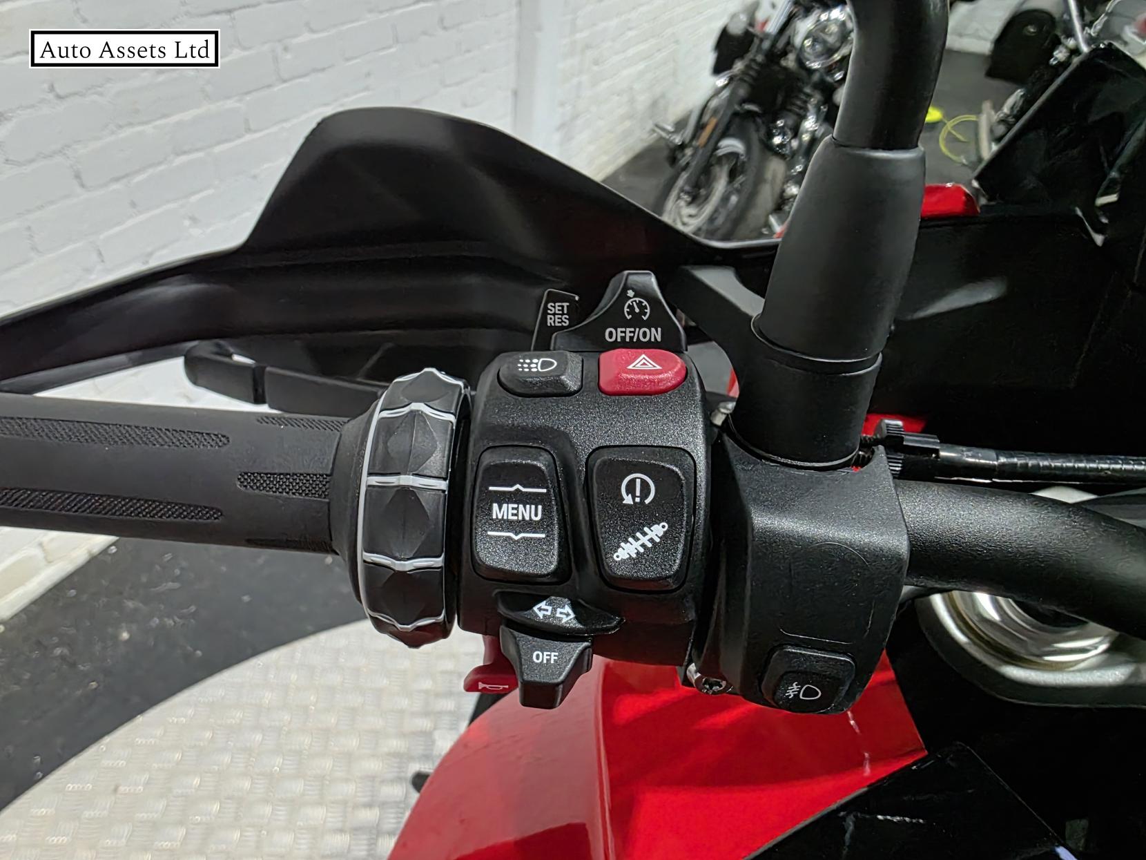 BMW S 1000 XR 1000 TE Sports Tourer Petrol Manual Euro 5 (164 ps)