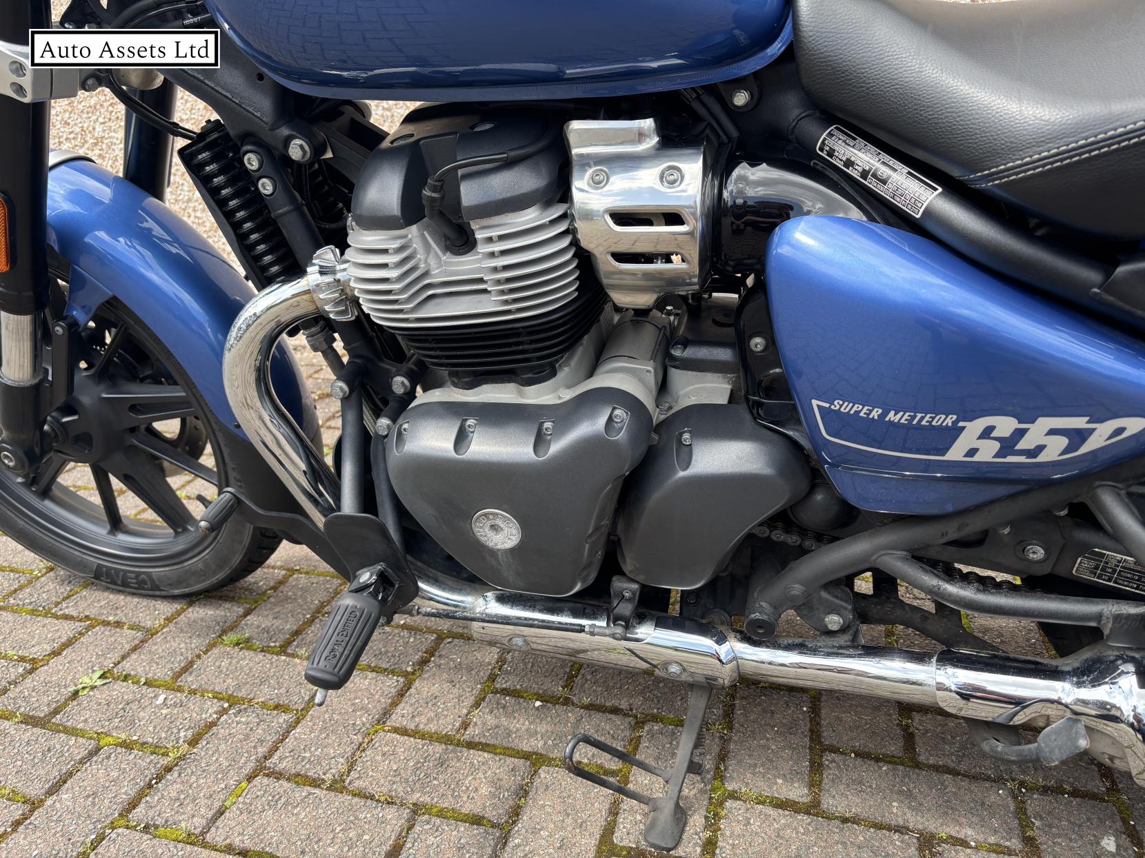 Royal Enfield Super Meteor 650 650 Custom Cruiser Petrol Manual Euro 5 (47 ps)