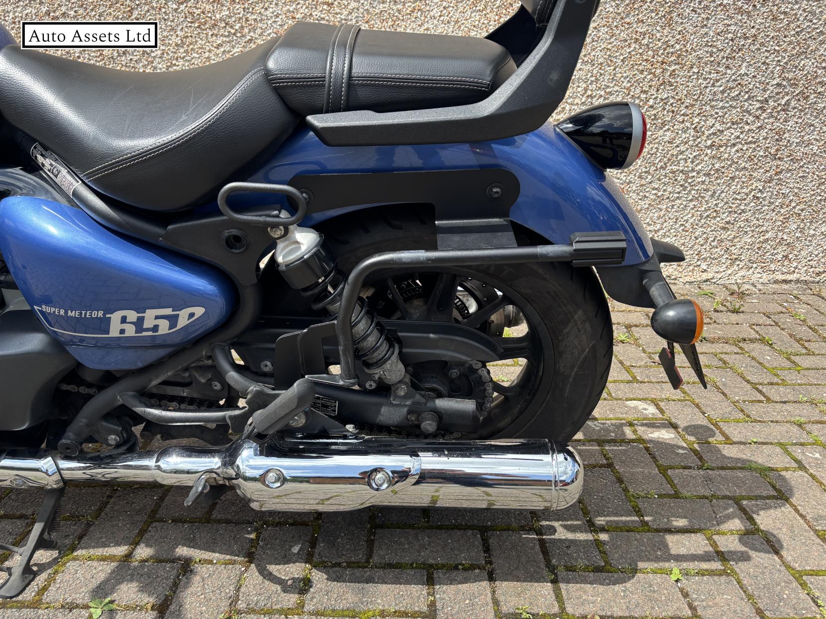 Royal Enfield Super Meteor 650 650 Custom Cruiser Petrol Manual Euro 5 (47 ps)