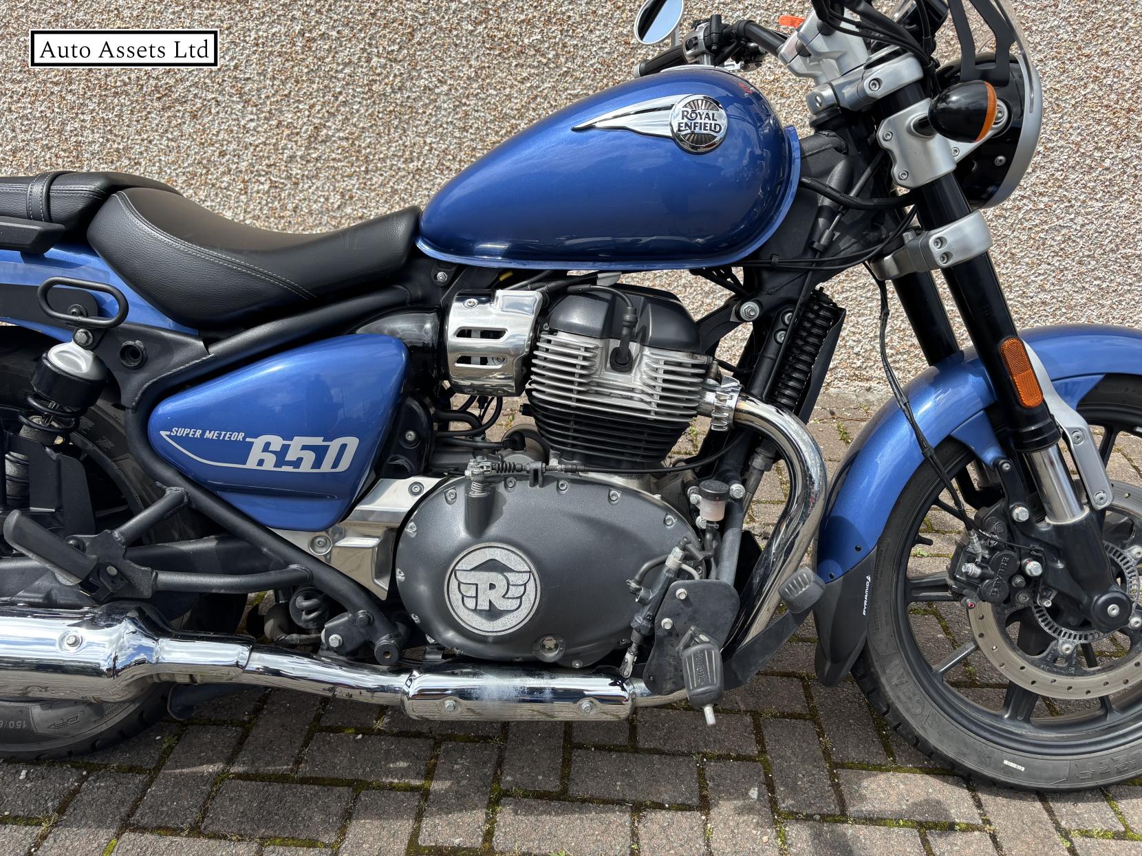 Royal Enfield Super Meteor 650 650 Custom Cruiser Petrol Manual Euro 5 (47 ps)