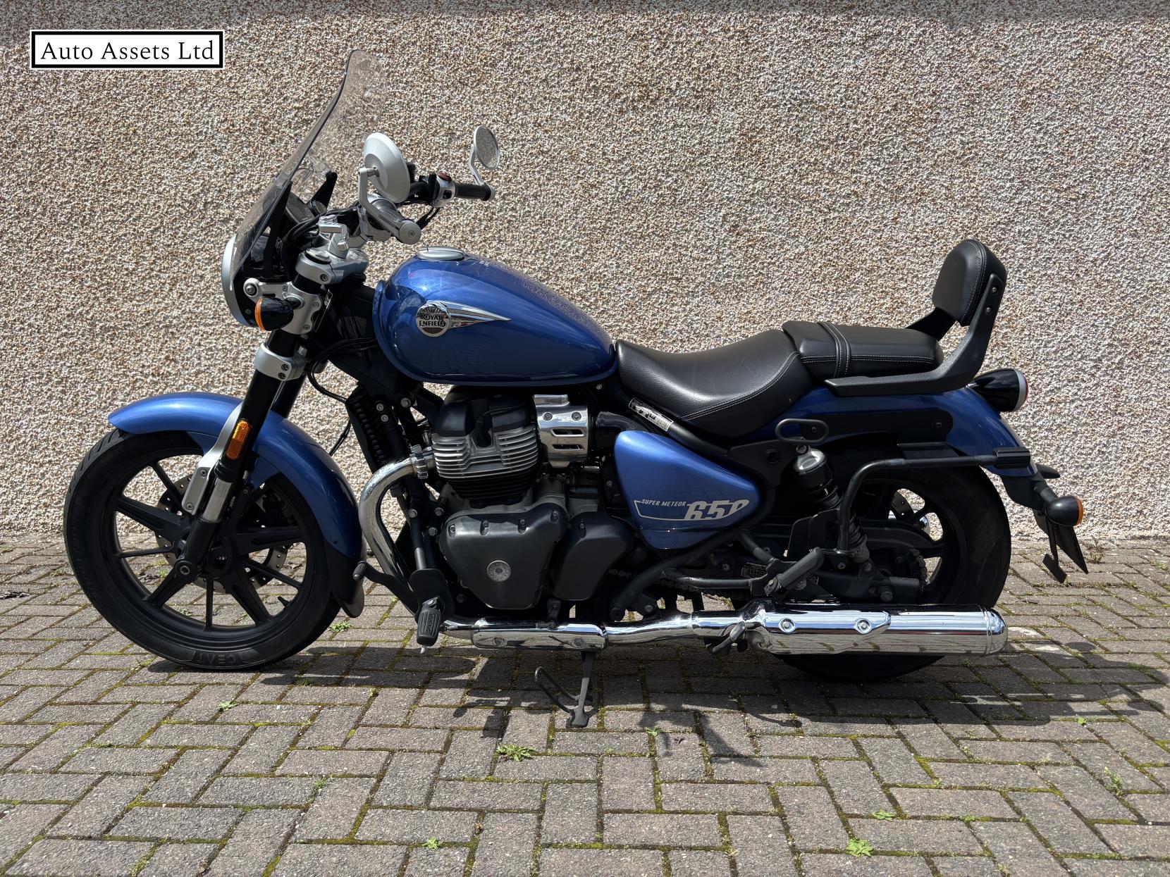 Royal Enfield Super Meteor 650 650 Custom Cruiser Petrol Manual Euro 5 (47 ps)
