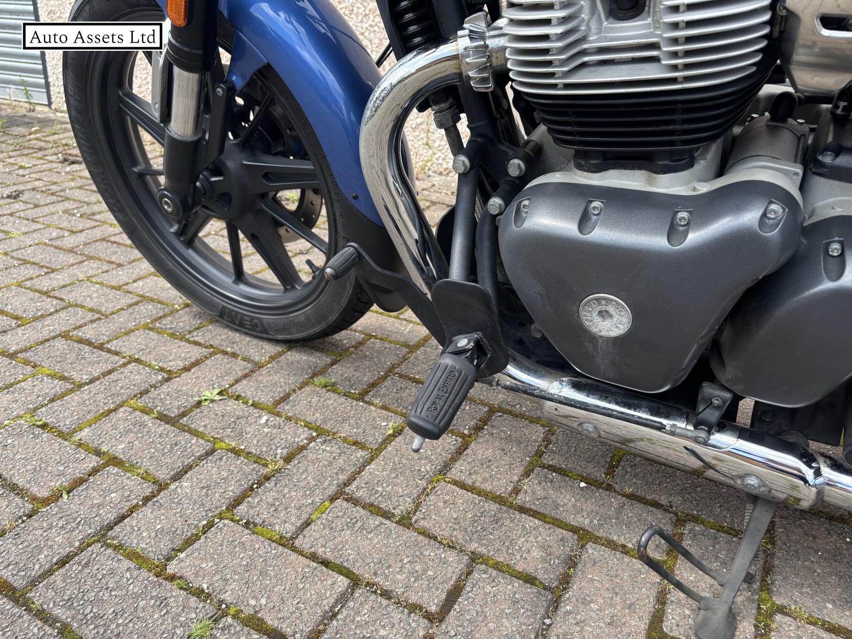 Royal Enfield Super Meteor 650 650 Custom Cruiser Petrol Manual Euro 5 (47 ps)