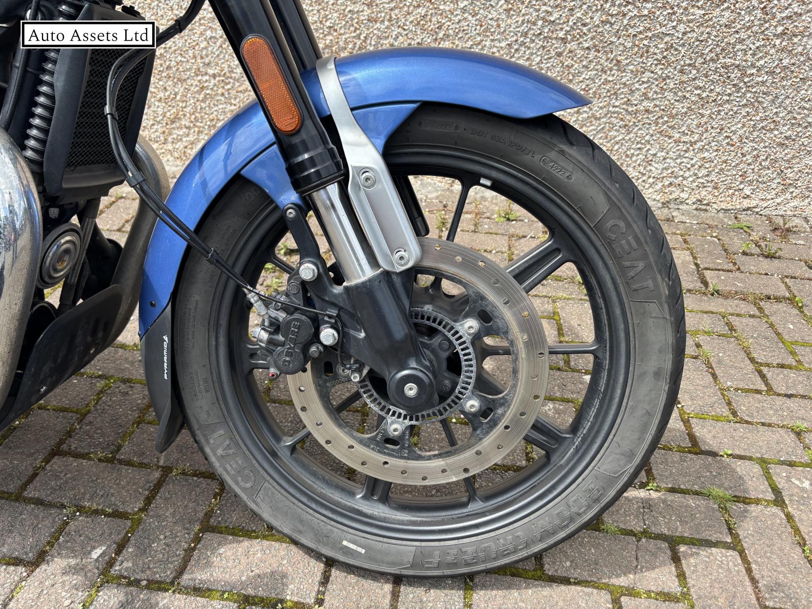 Royal Enfield Super Meteor 650 650 Custom Cruiser Petrol Manual Euro 5 (47 ps)