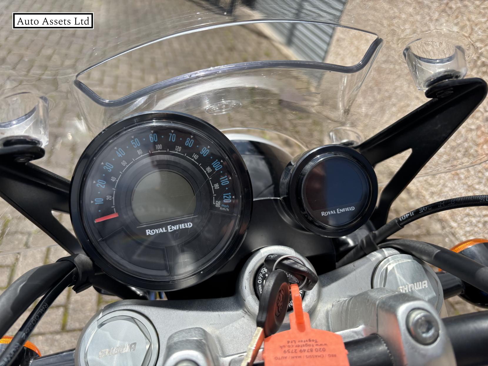 Royal Enfield Super Meteor 650 650 Custom Cruiser Petrol Manual Euro 5 (47 ps)