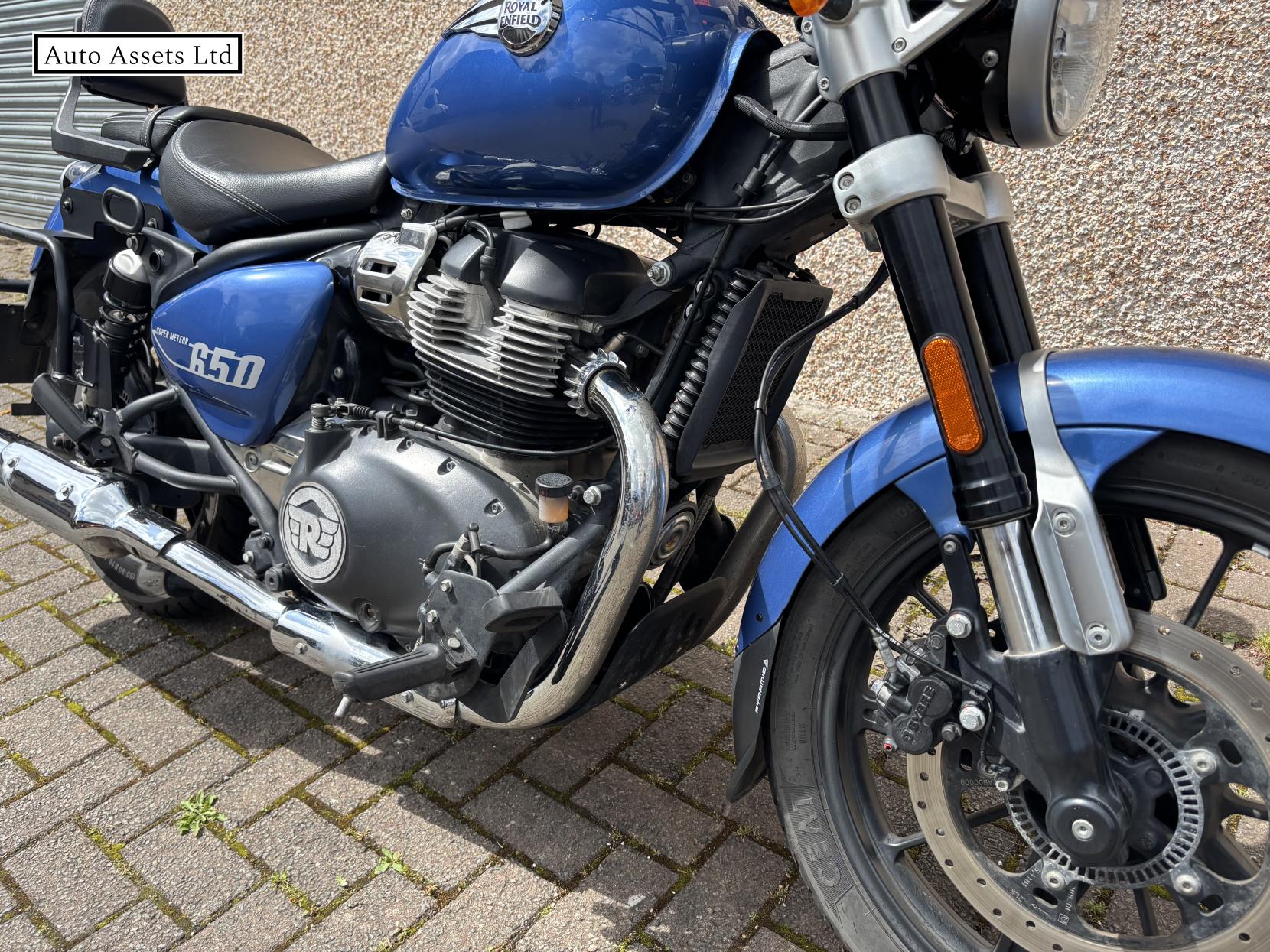 Royal Enfield Super Meteor 650 650 Custom Cruiser Petrol Manual Euro 5 (47 ps)
