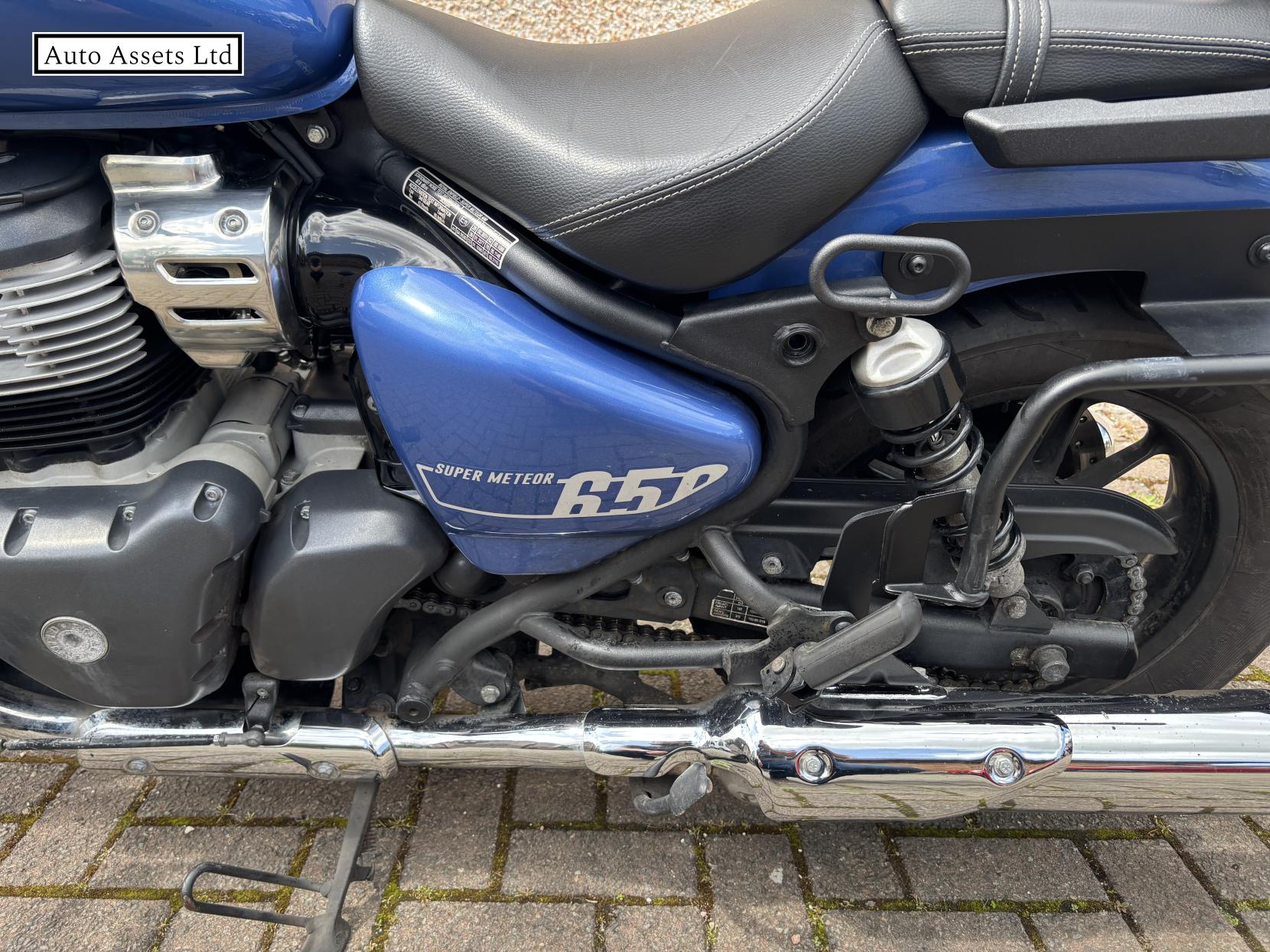 Royal Enfield Super Meteor 650 650 Custom Cruiser Petrol Manual Euro 5 (47 ps)