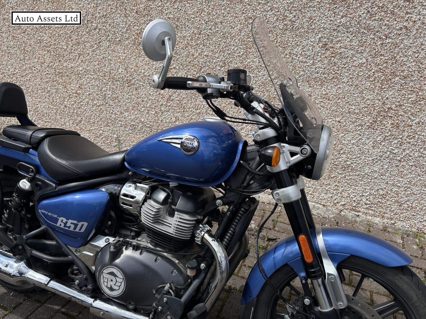 Royal Enfield Super Meteor 650 650 Custom Cruiser Petrol Manual Euro 5 (47 ps)