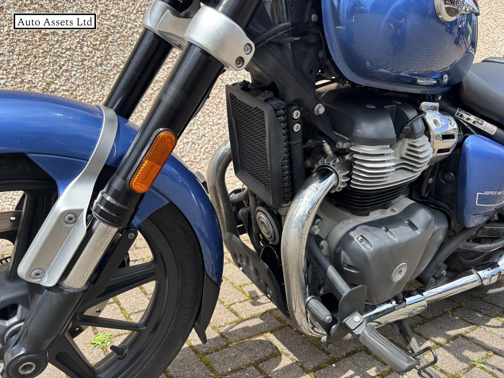 Royal Enfield Super Meteor 650 650 Custom Cruiser Petrol Manual Euro 5 (47 ps)
